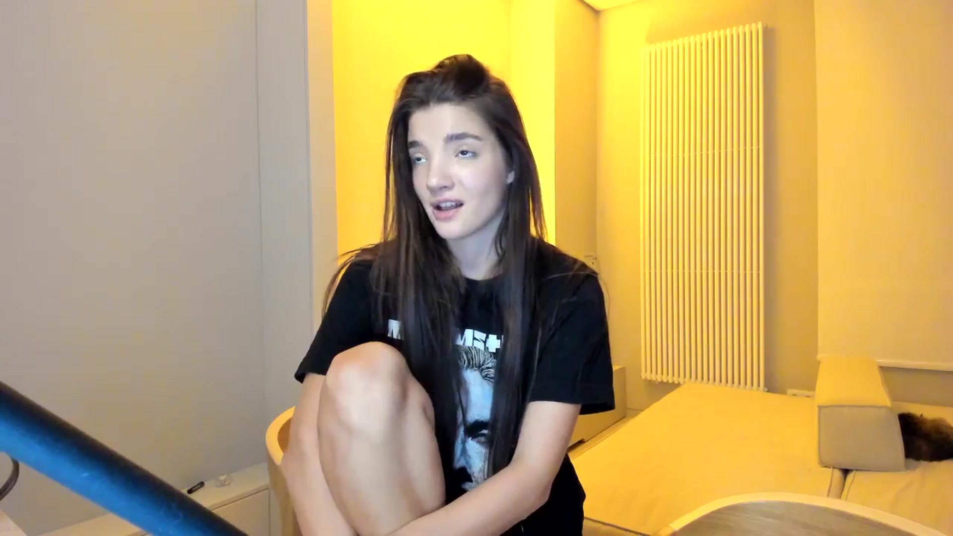 Gallery image thumbnail from SweetKlem's myfreecams stream on, 10/10/2023, 22:22 image 18 of 20