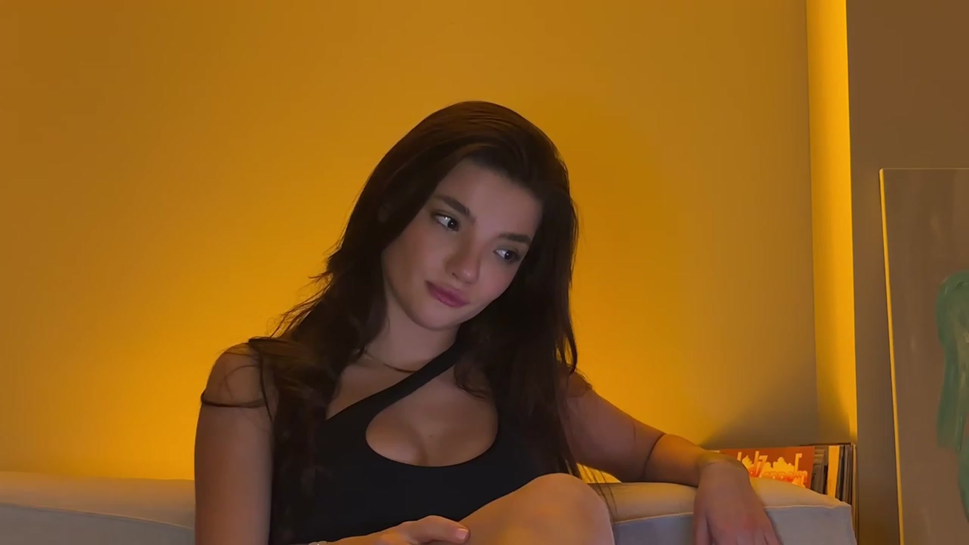 Gallery image thumbnail from SweetKlem's myfreecams stream on, 10/30/2023, 02:06 image 13 of 20