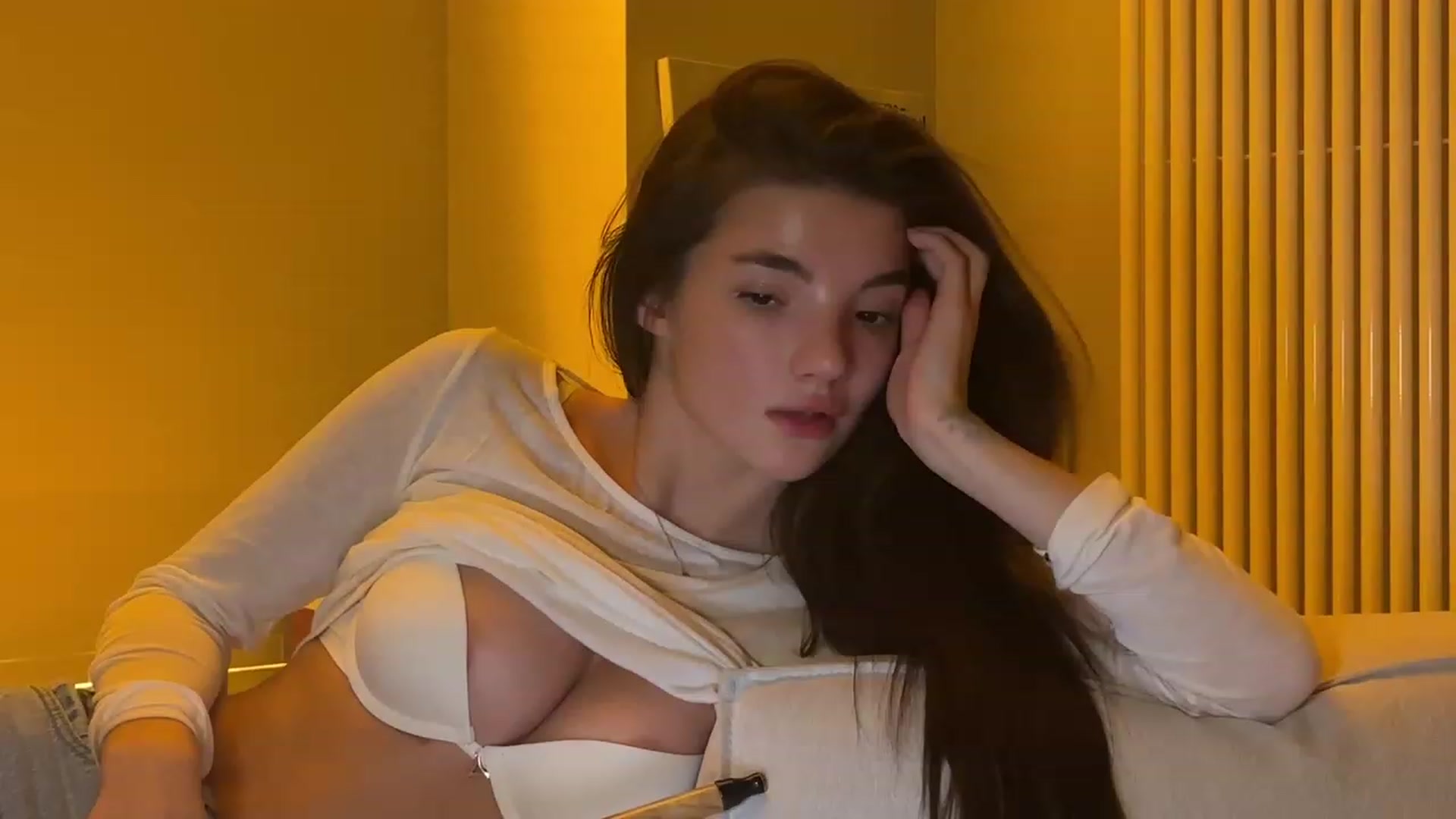 Gallery image thumbnail from SweetKlem's myfreecams stream on, 11/08/2023, 21:50 image 6 of 20