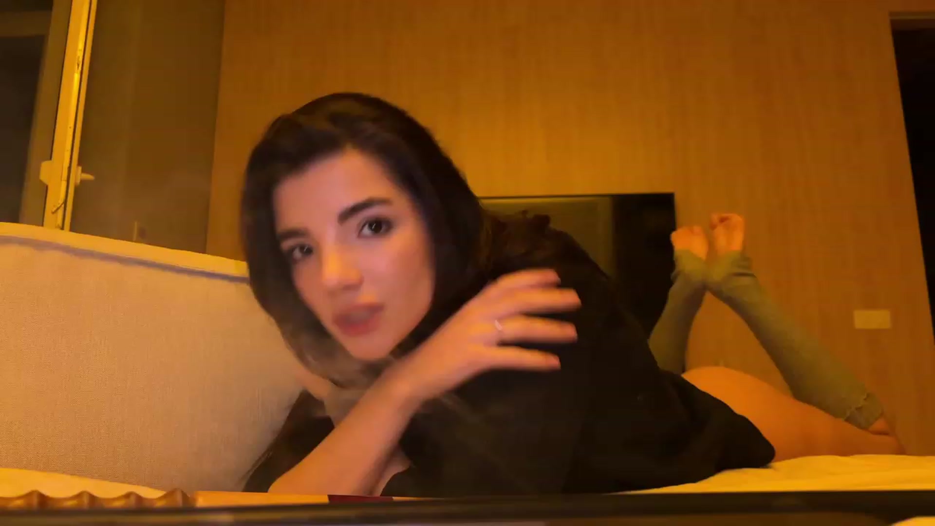 Gallery image thumbnail from SweetKlem's myfreecams stream on, 11/16/2023, 24:07 image 20 of 20