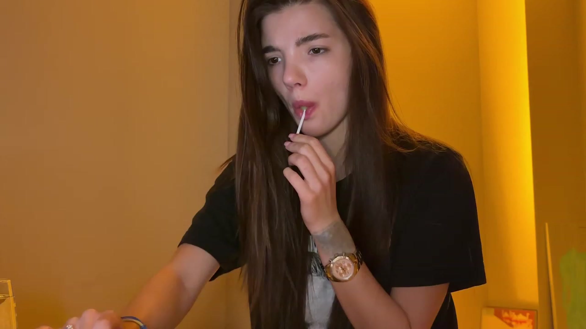 Gallery image thumbnail from SweetKlem's myfreecams stream on, 11/20/2023, 03:21 image 4 of 20