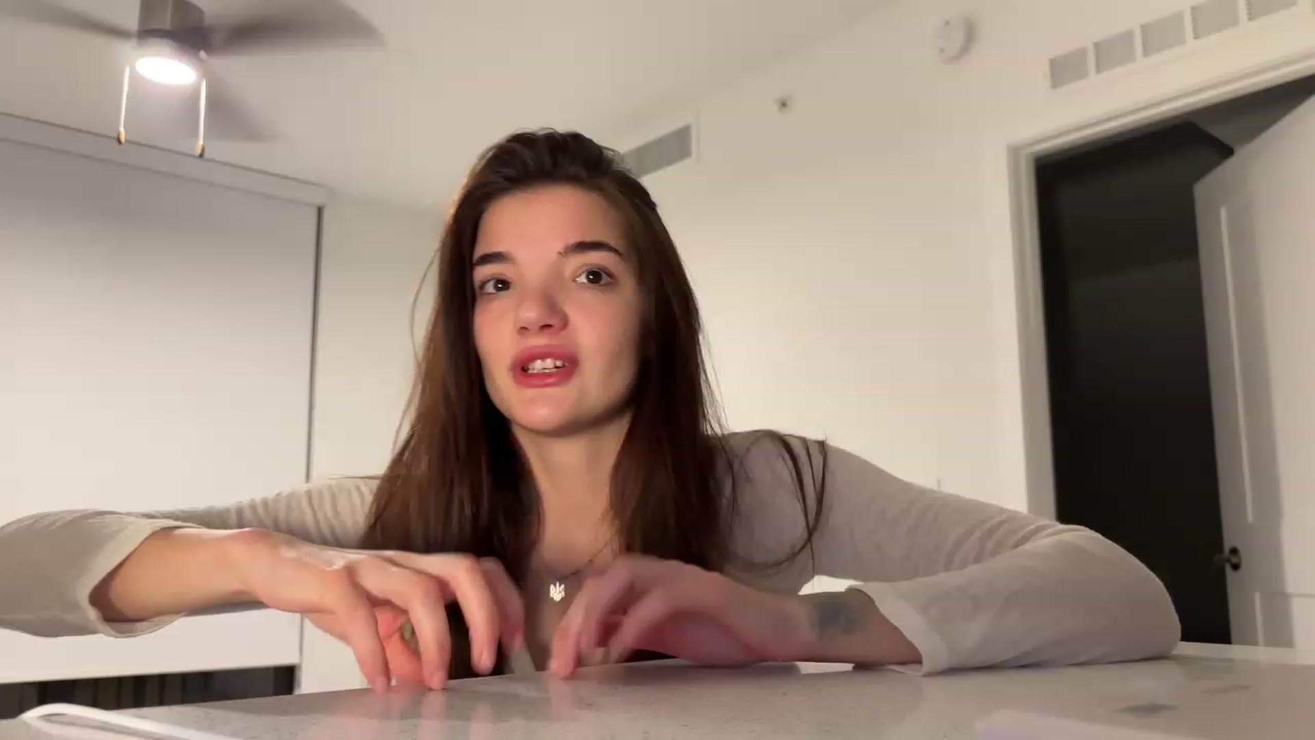 Gallery image thumbnail from SweetKlem's myfreecams stream on, 12/13/2023, 02:47 image 8 of 20