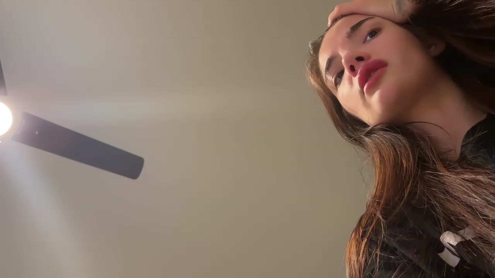 Gallery image thumbnail from SweetKlem's myfreecams stream on, 12/18/2023, 24:30 image 13 of 20