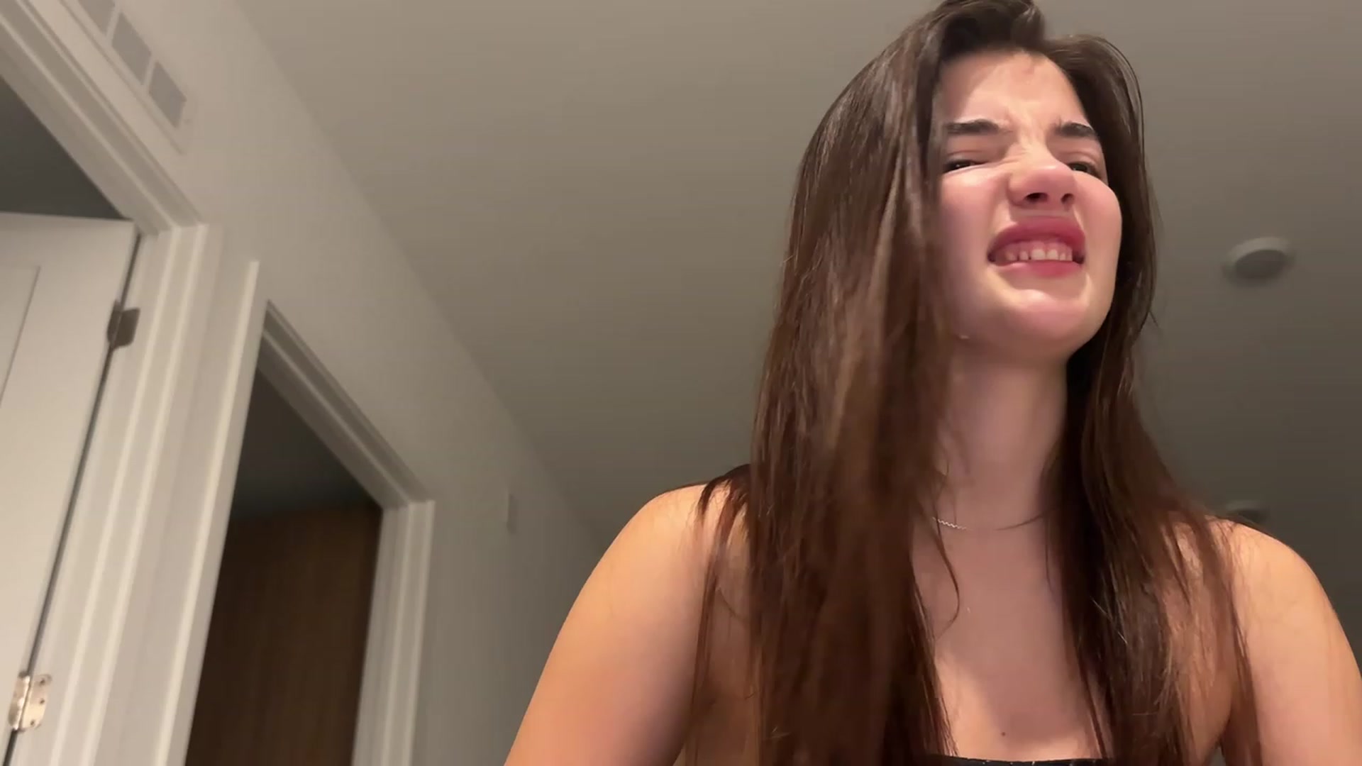 Gallery image thumbnail from SweetKlem's myfreecams stream on, 12/18/2023, 01:03 image 9 of 20