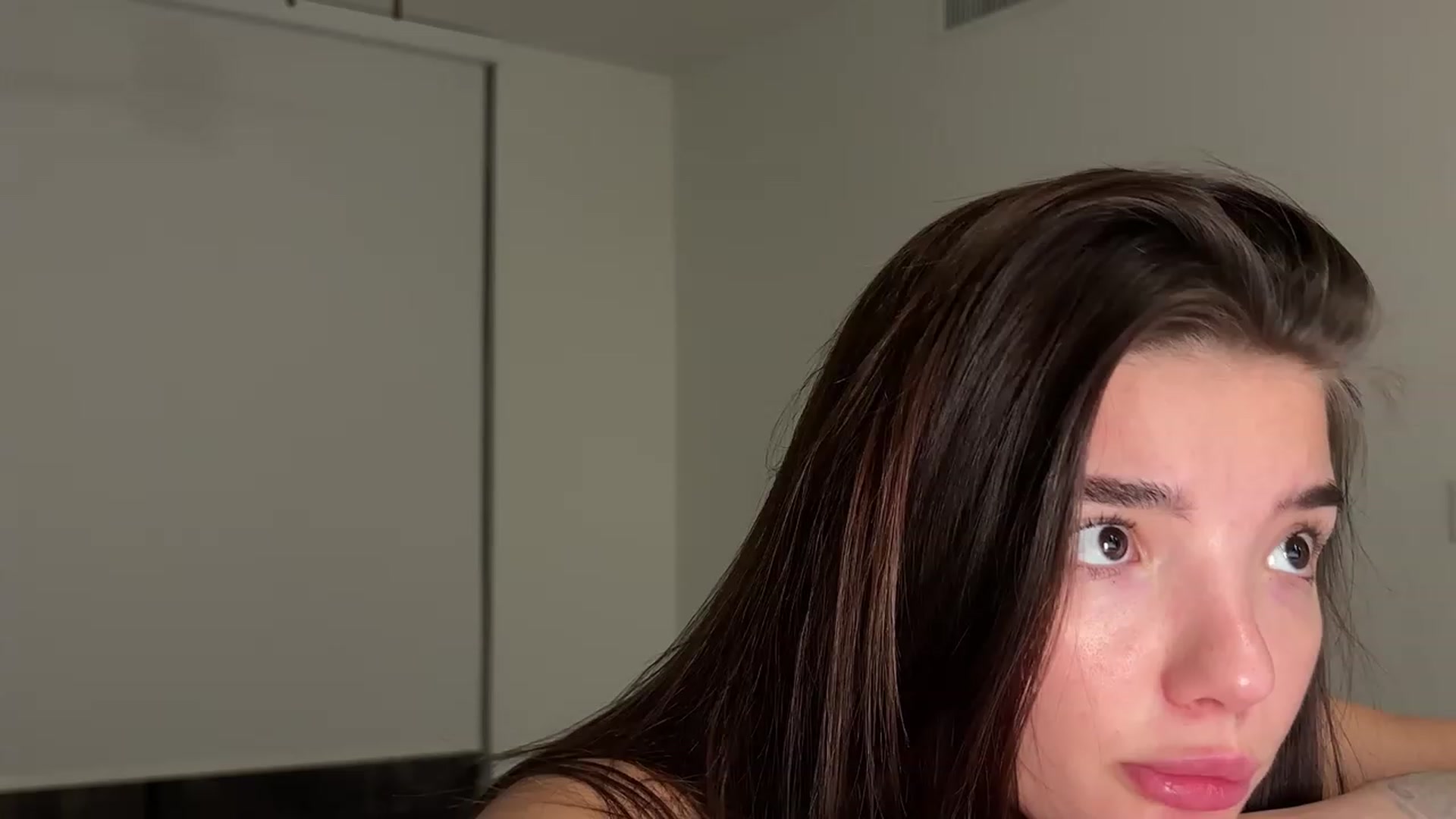 Gallery image thumbnail from SweetKlem's myfreecams stream on, 12/20/2023, 03:15 image 19 of 20