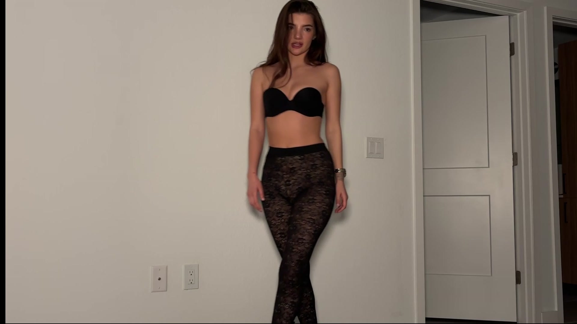 Gallery image thumbnail from SweetKlem's myfreecams stream on, 01/02/2024, 07:19 image 2 of 20