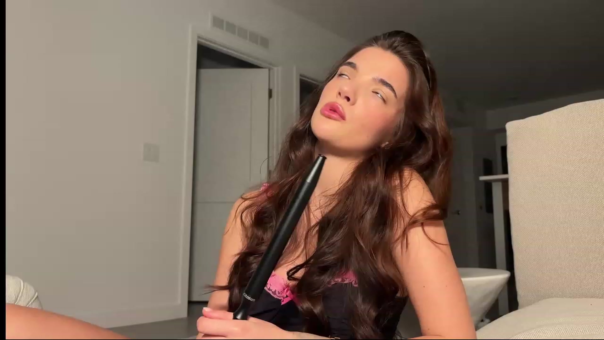 Gallery image thumbnail from SweetKlem's myfreecams stream on, 01/04/2024, 05:53 image 5 of 20