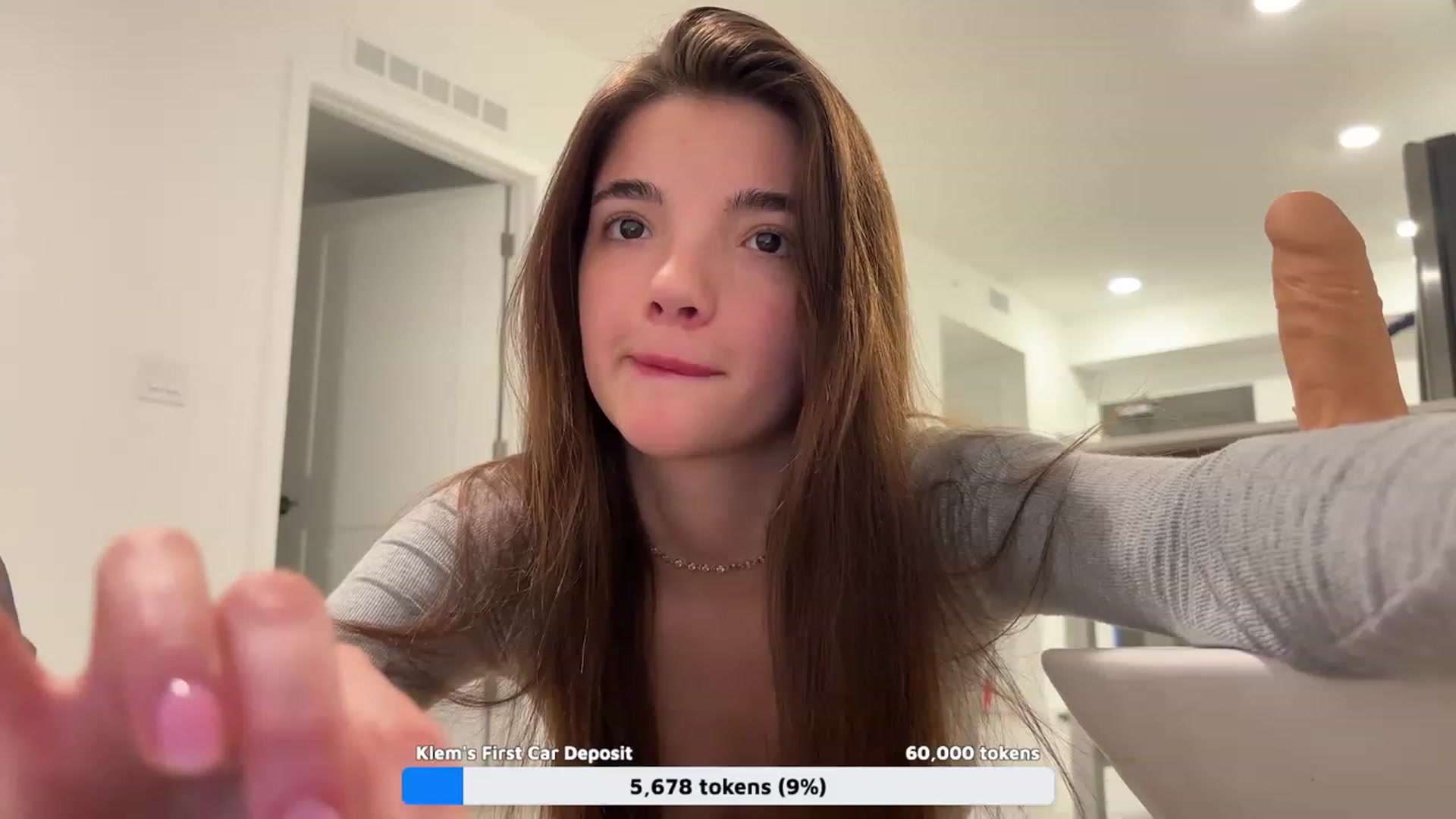 Gallery image thumbnail from SweetKlem's myfreecams stream on, 01/22/2024, 07:41 image 9 of 20