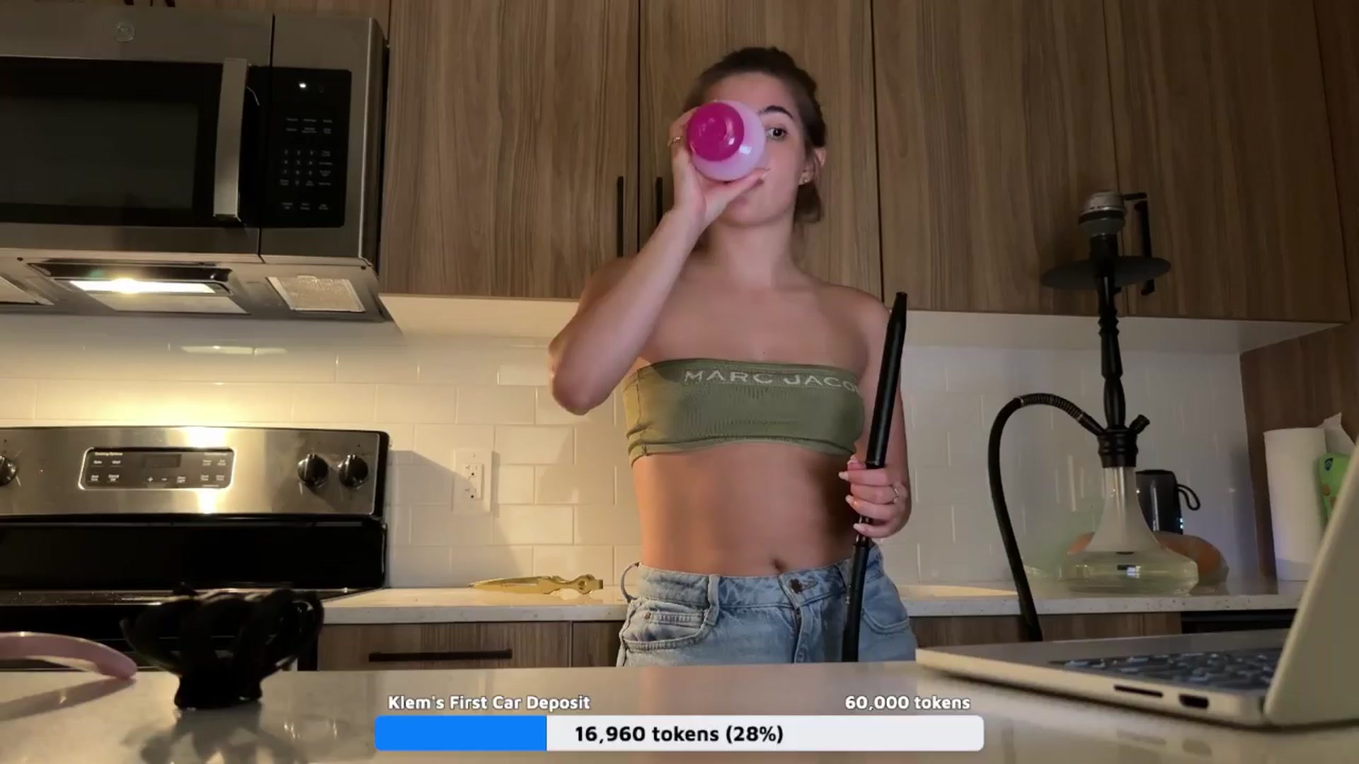 Gallery image thumbnail from SweetKlem's myfreecams stream on, 04/12/2024, 04:51 image 16 of 20