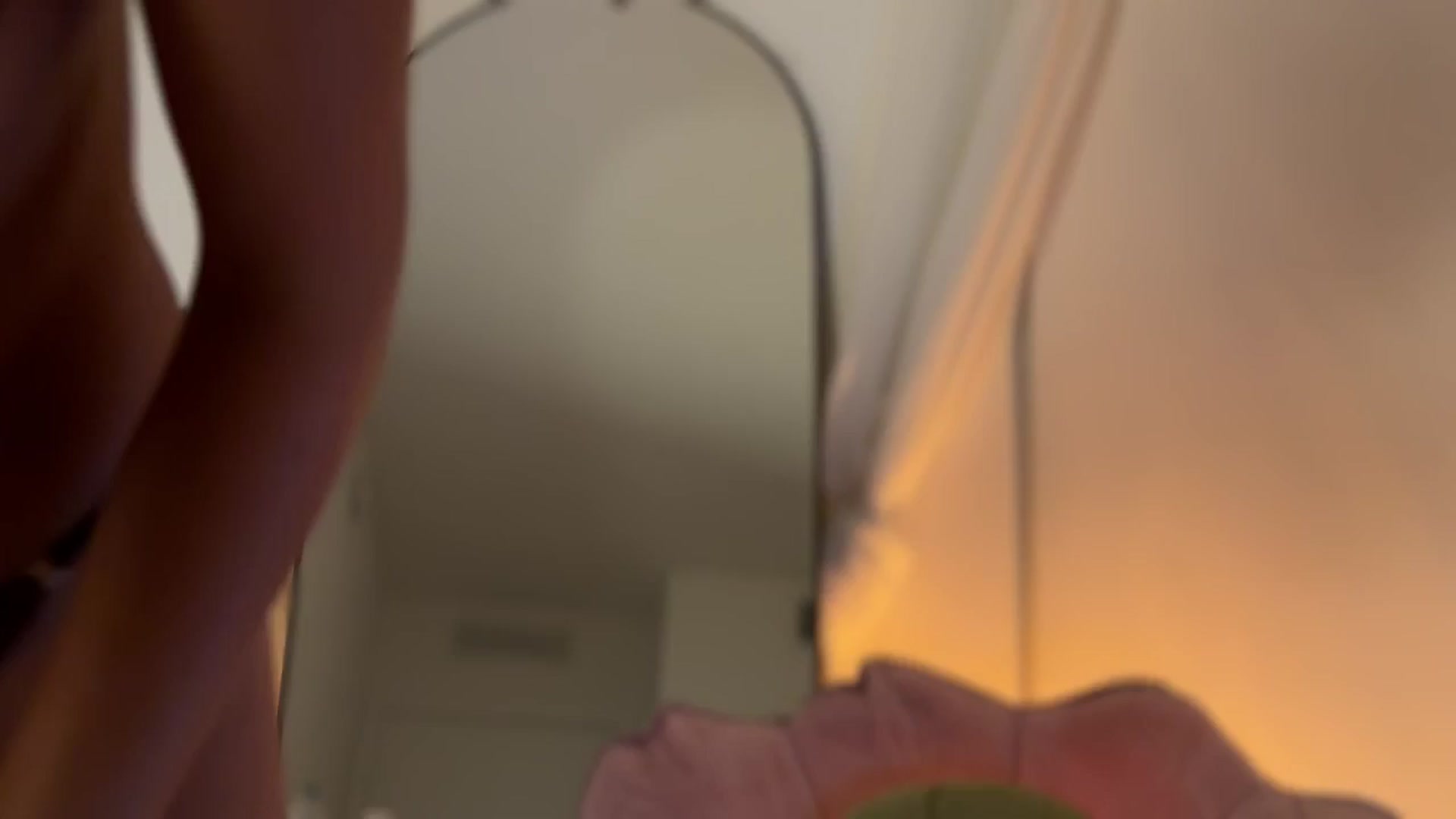 Gallery image thumbnail from SweetKlem's myfreecams stream on, 08/24/2024, 05:48 image 2 of 20