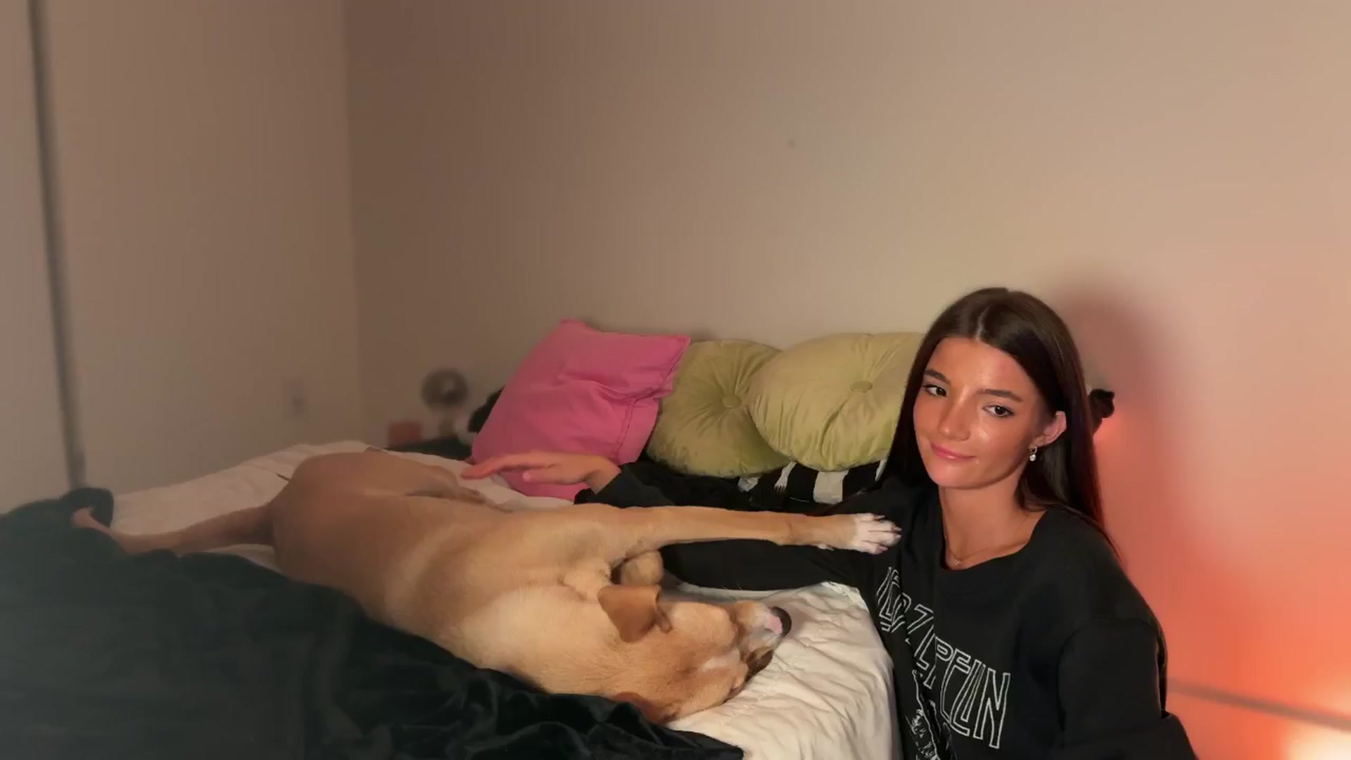 Gallery image thumbnail from SweetKlem's myfreecams stream on, 09/01/2024, 07:48 image 20 of 20