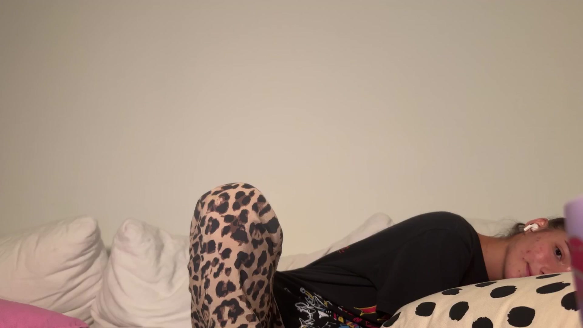 Gallery image thumbnail from SweetKlem's myfreecams stream on, 09/03/2024, 02:06 image 15 of 20