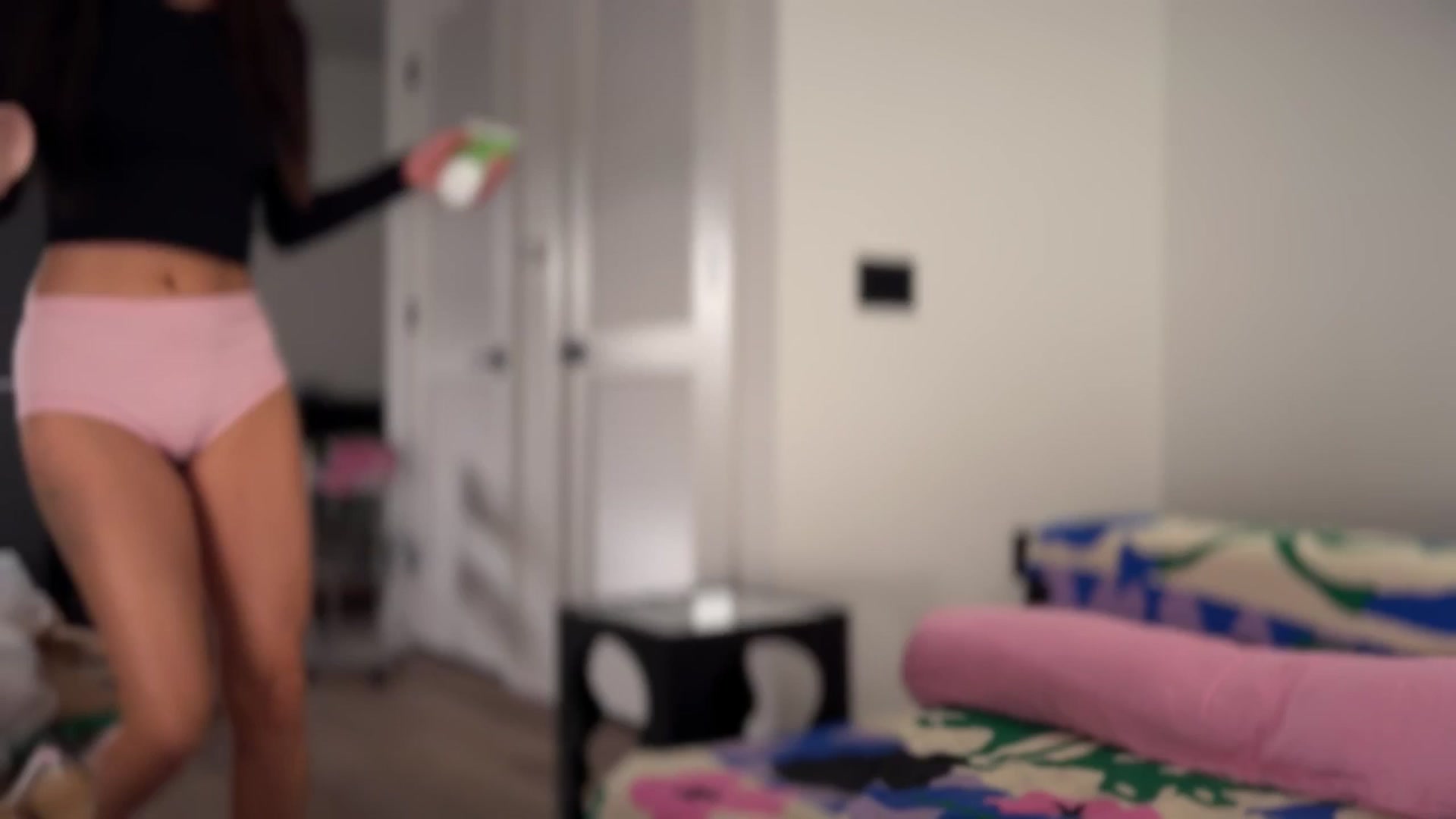 Gallery image thumbnail from SweetKlem's myfreecams stream on, 12/11/2024, 03:56 image 10 of 20