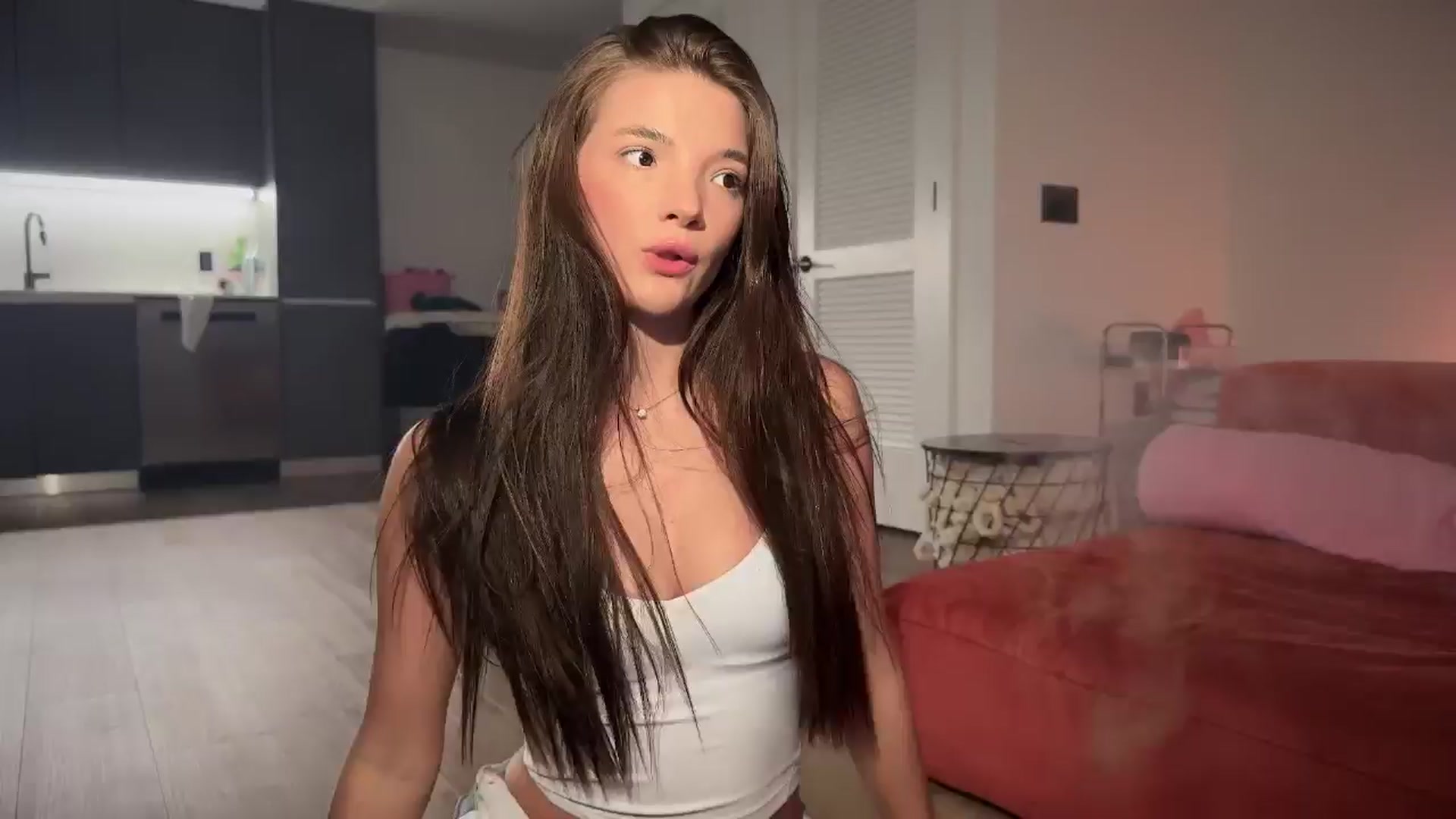 Gallery image thumbnail from SweetKlem's myfreecams stream on, 02/14/2025, 04:56 image 7 of 20