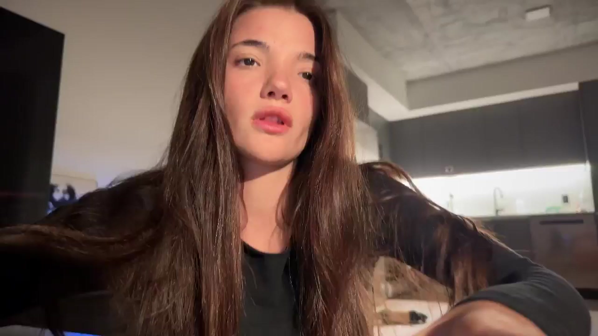 Gallery image thumbnail from SweetKlem's myfreecams stream on, 03/11/2025, 04:33 image 5 of 20