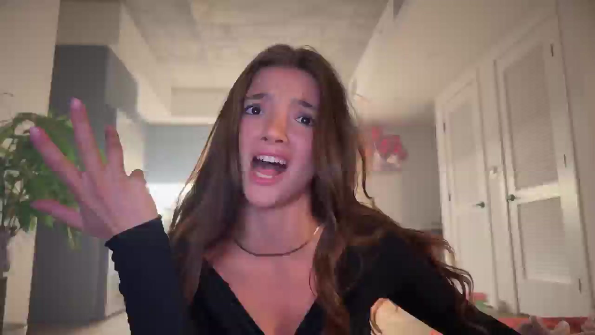 Gallery image thumbnail from SweetKlem's myfreecams stream on, 03/14/2025, 05:09 image 14 of 20