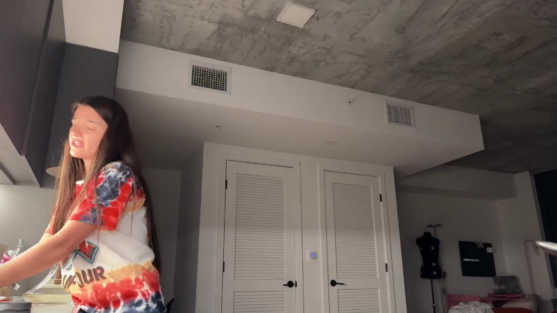 Gallery image thumbnail from SweetKlem's myfreecams stream on, 05/25/2025, 04:17 image 9 of 20