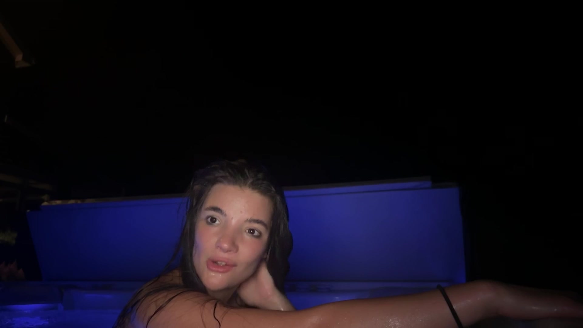 Gallery image thumbnail from SweetKlem's myfreecams stream on, 06/25/2025, 03:38 image 7 of 20