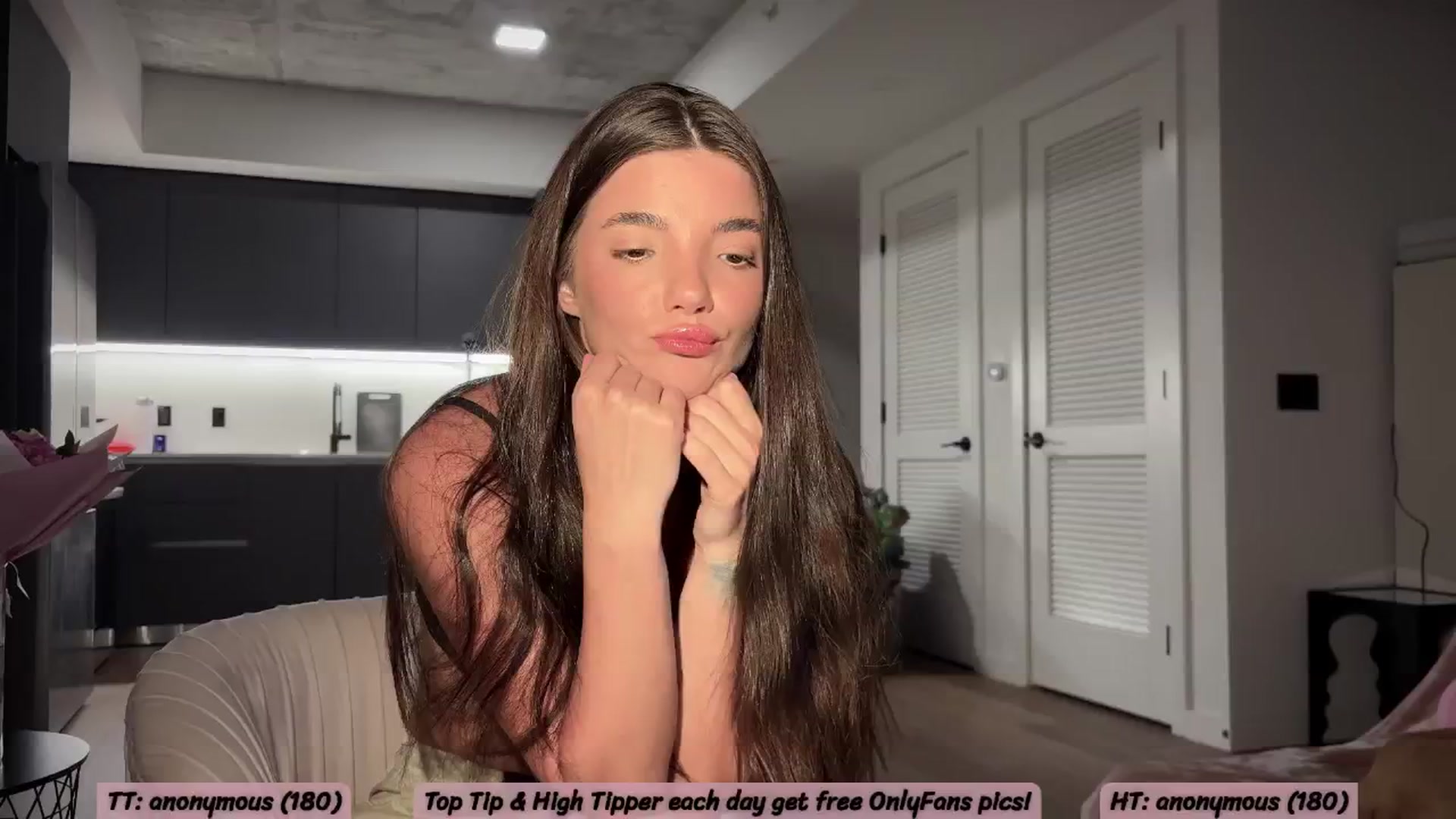 Gallery image thumbnail from SweetKlem's myfreecams stream on, 11/14/2025, 04:55 image 10 of 20