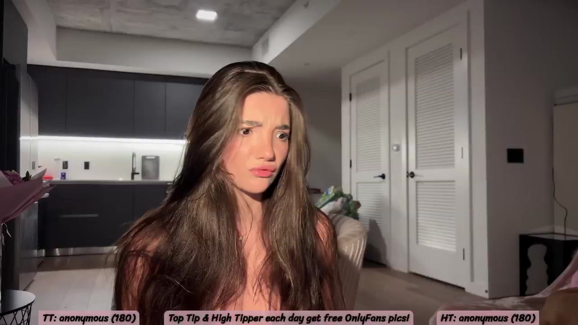 Gallery image thumbnail from SweetKlem's myfreecams stream on, 11/14/2025, 04:55 image 4 of 20