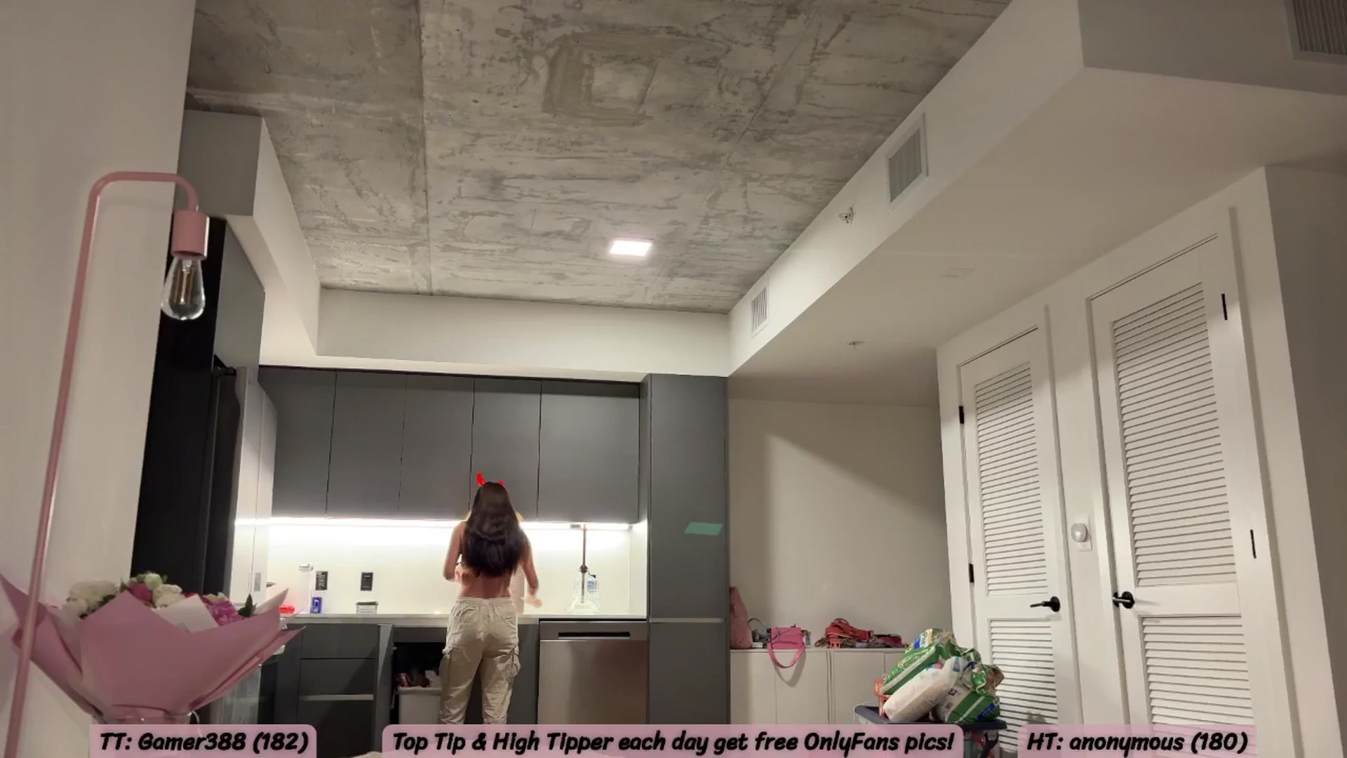 Gallery image thumbnail from SweetKlem's myfreecams stream on, 11/14/2025, 04:55 image 13 of 20
