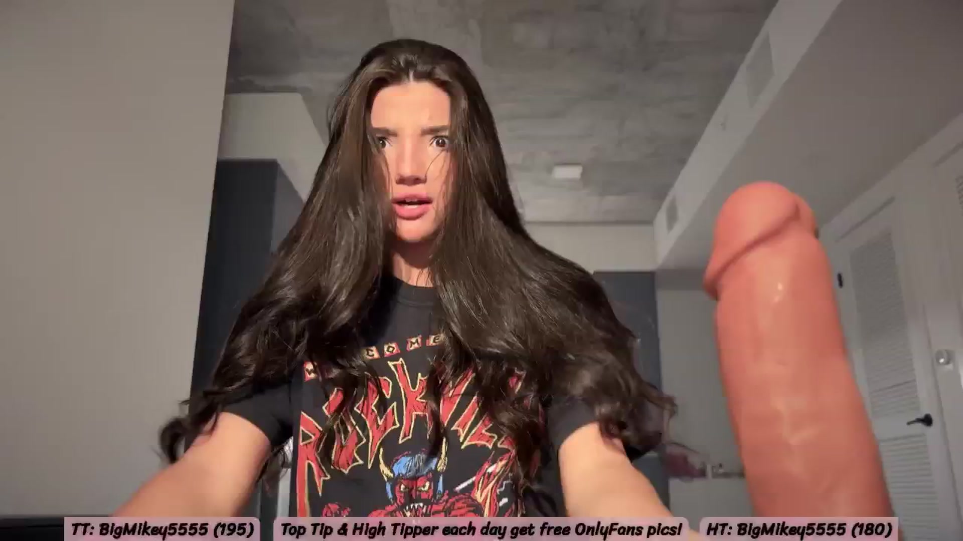 Gallery image thumbnail from SweetKlem's myfreecams stream on, 12/14/2025, 06:31 image 7 of 20