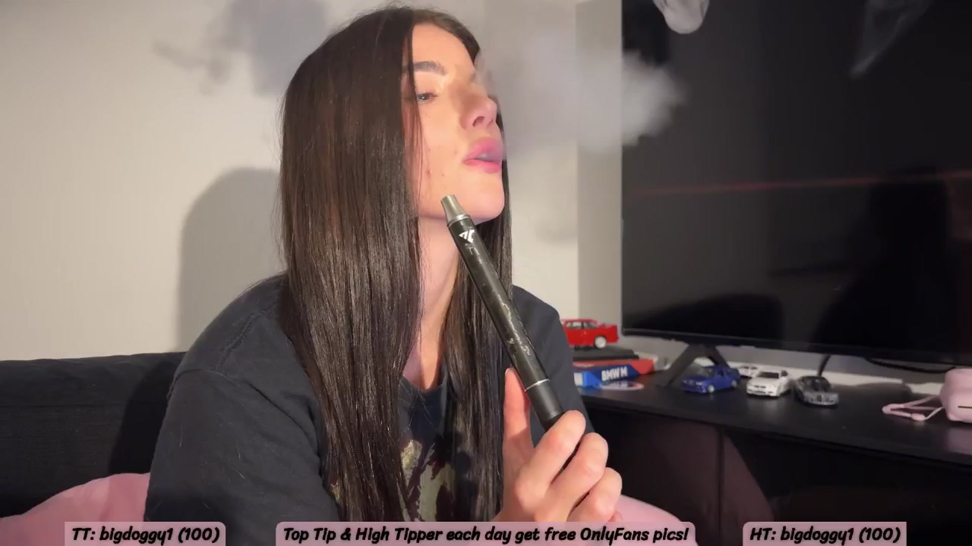 Gallery image thumbnail from SweetKlem's myfreecams stream on, 12/18/2025, 05:14 image 10 of 20