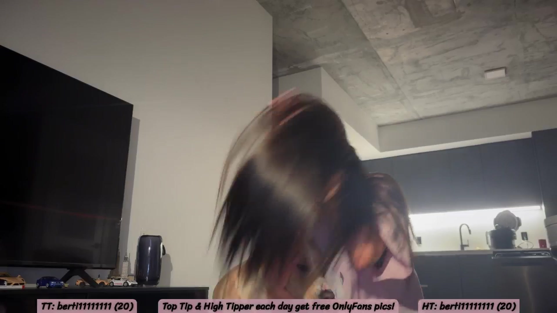 Gallery image thumbnail from SweetKlem's myfreecams stream on, 12/24/2025, 05:21 image 4 of 20