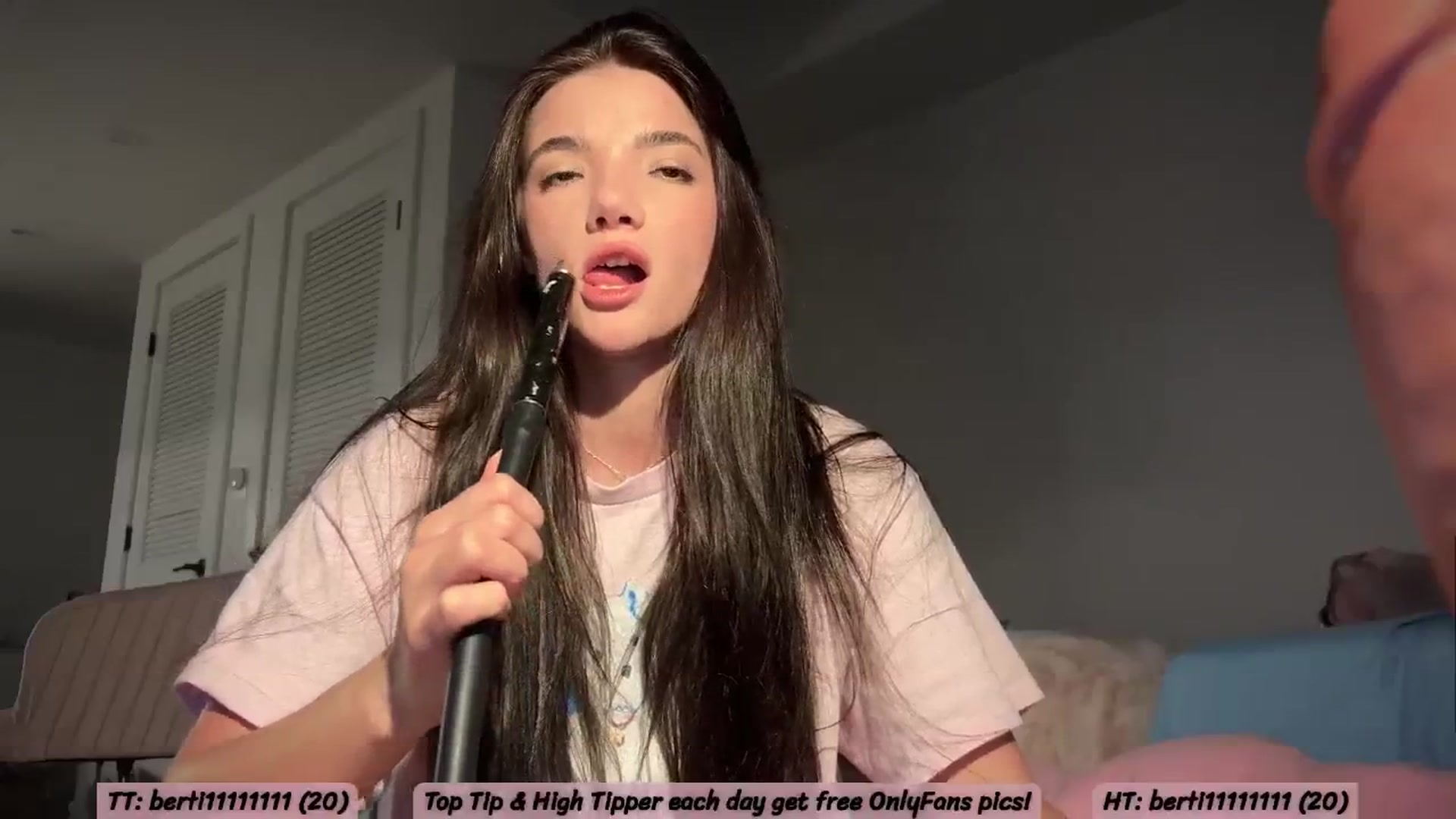 Gallery image thumbnail from SweetKlem's myfreecams stream on, 12/24/2025, 05:21 image 5 of 20