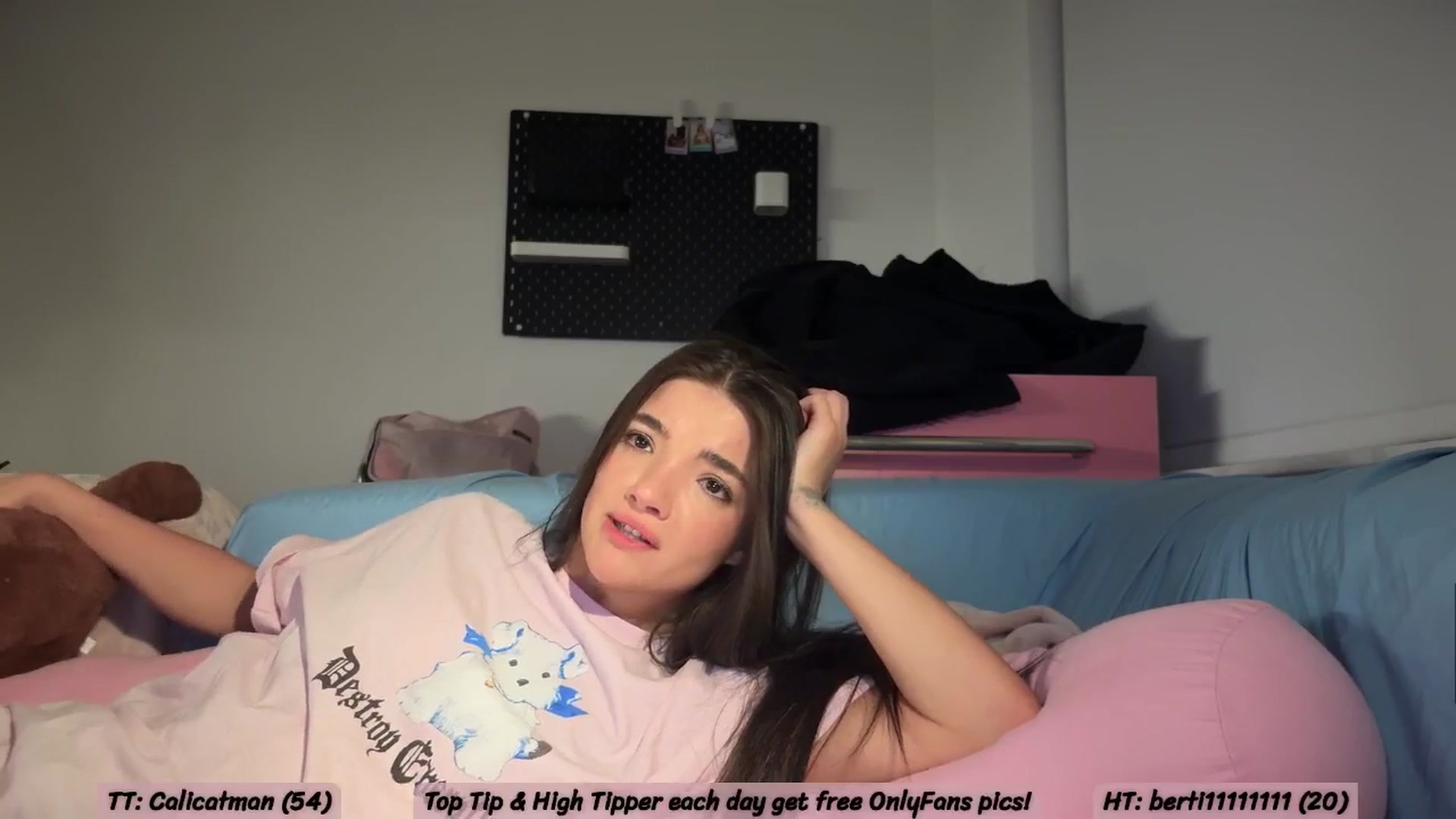 Gallery image thumbnail from SweetKlem's myfreecams stream on, 12/24/2025, 05:21 image 7 of 20