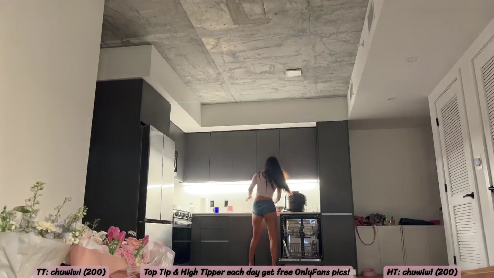 Gallery image thumbnail from SweetKlem's myfreecams stream on, 12/29/2025, 05:24 image 17 of 20