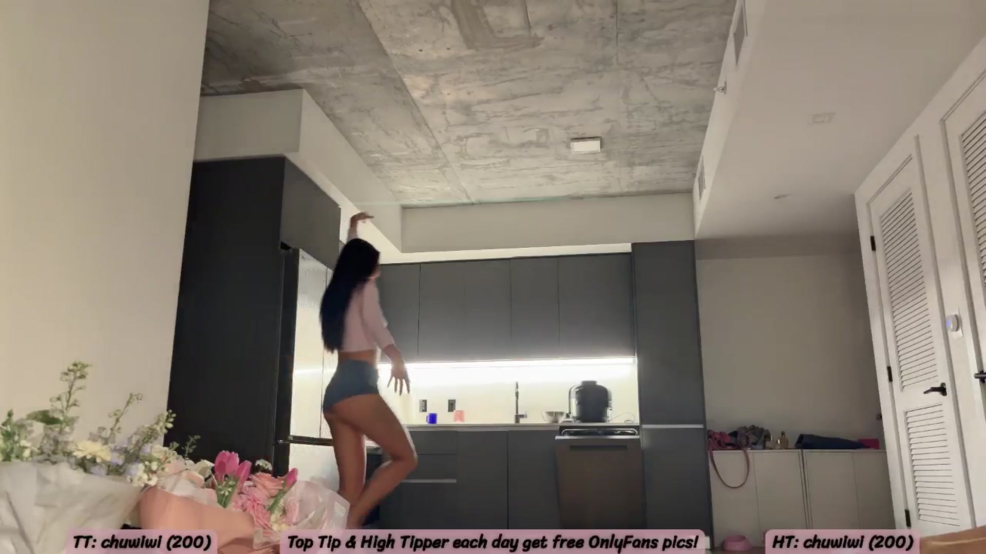 Gallery image thumbnail from SweetKlem's myfreecams stream on, 12/29/2025, 05:24 image 16 of 20