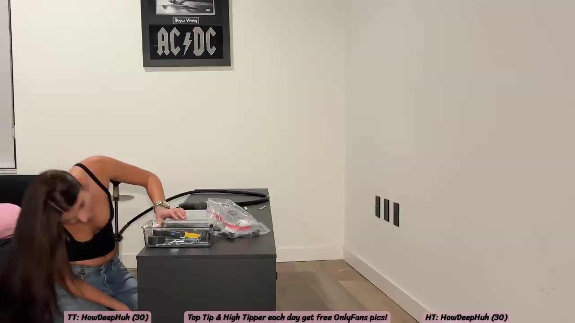 Gallery image thumbnail from SweetKlem's myfreecams stream on, 05/31/2026, 02:58 image 1 of 20