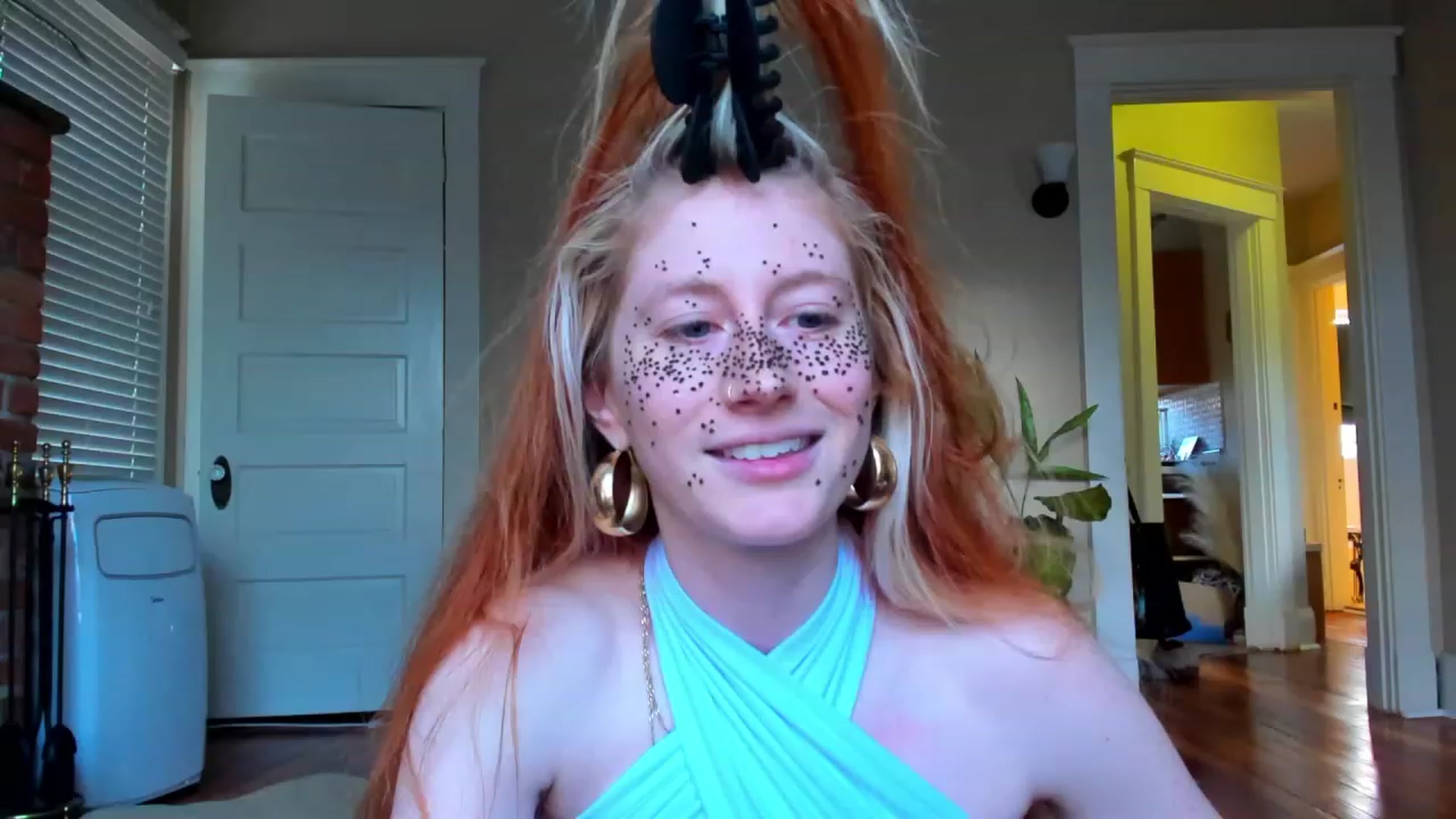 Gallery image thumbnail from SweetMango's myfreecams stream on, 11/22/2023, 20:28 image 5 of 20