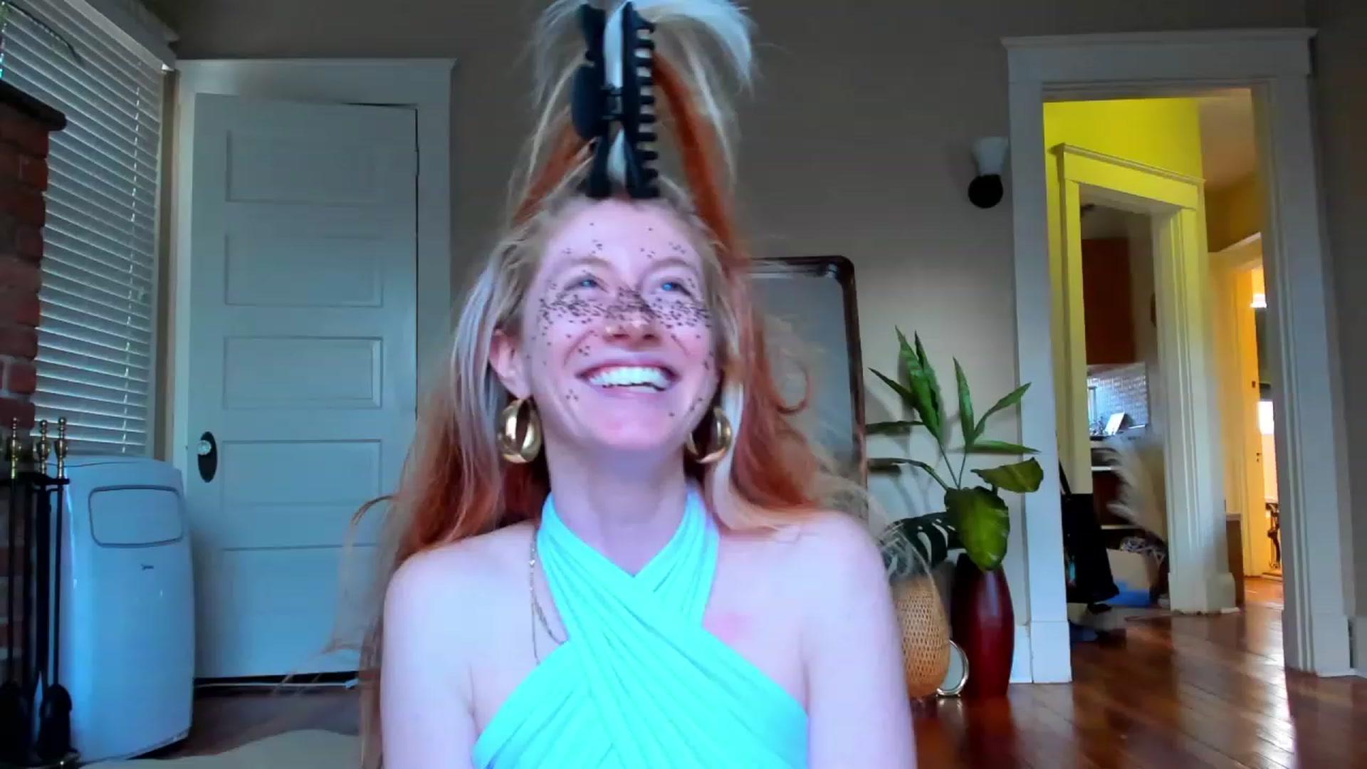 Gallery image thumbnail from SweetMango's myfreecams stream on, 11/22/2023, 20:28 image 2 of 20