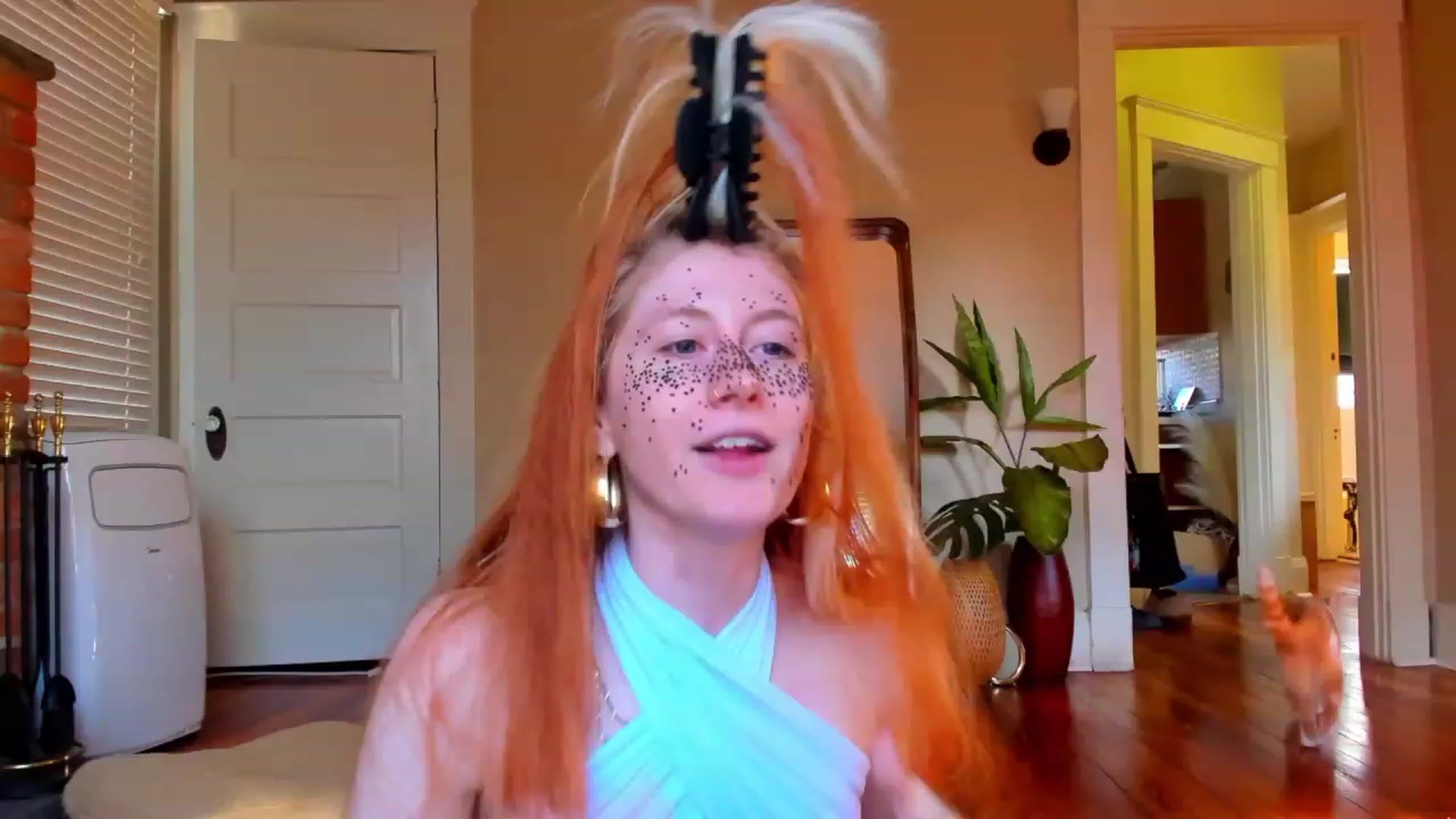 Gallery image thumbnail from SweetMango's myfreecams stream on, 11/22/2023, 20:28 image 9 of 20