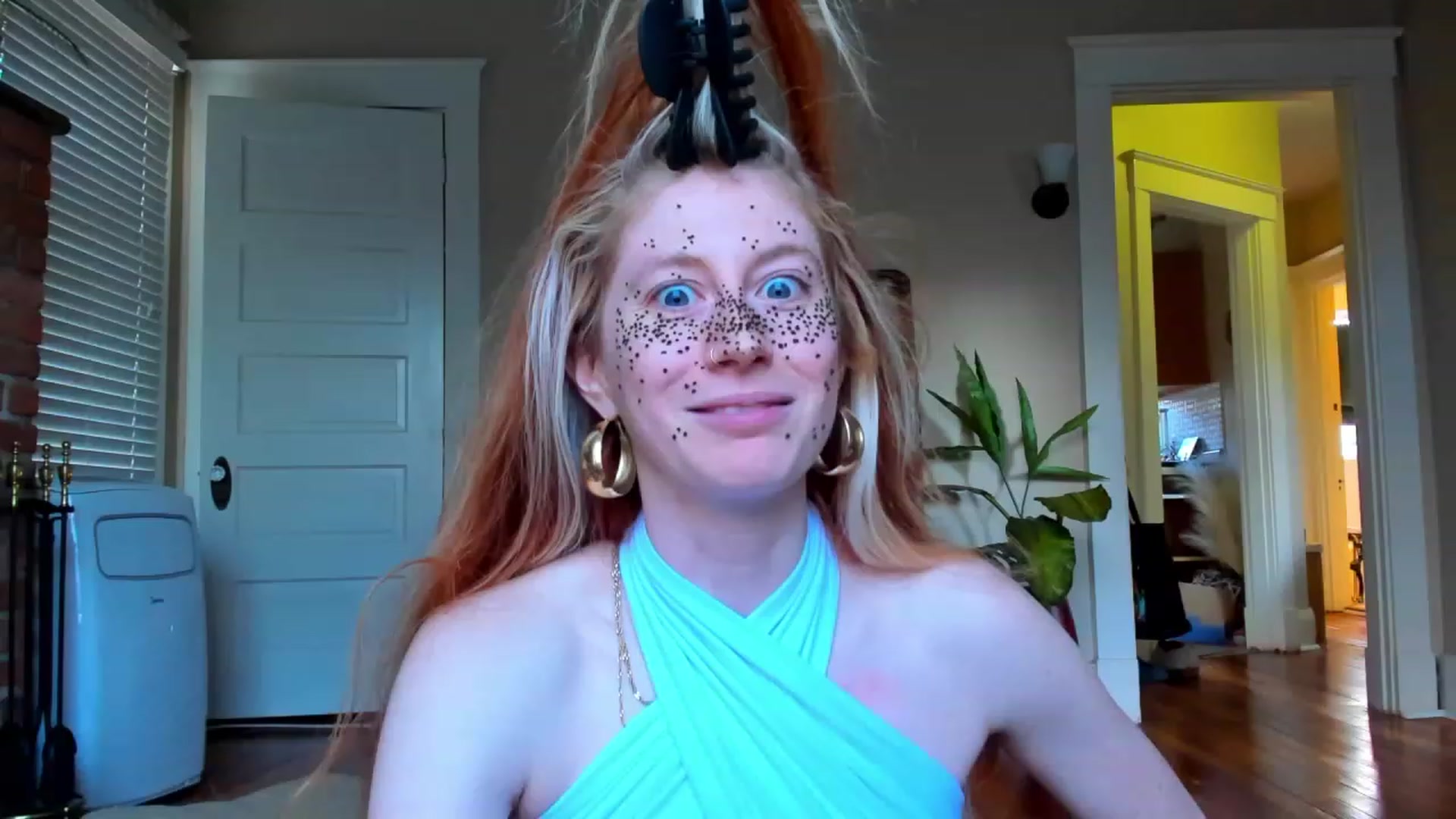 Gallery image thumbnail from SweetMango's myfreecams stream on, 11/22/2023, 20:28 image 3 of 20