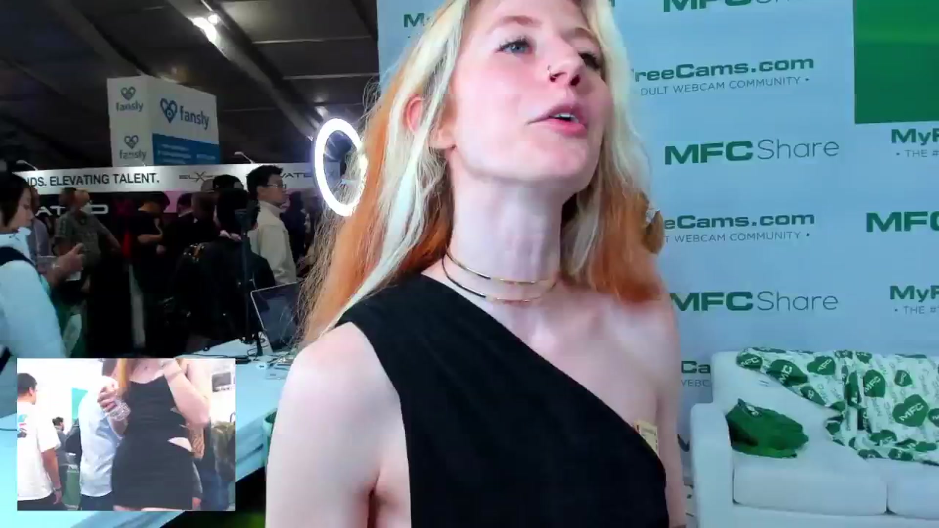 Gallery image thumbnail from SweetMango's myfreecams stream on, 01/27/2024, 22:14 image 13 of 20