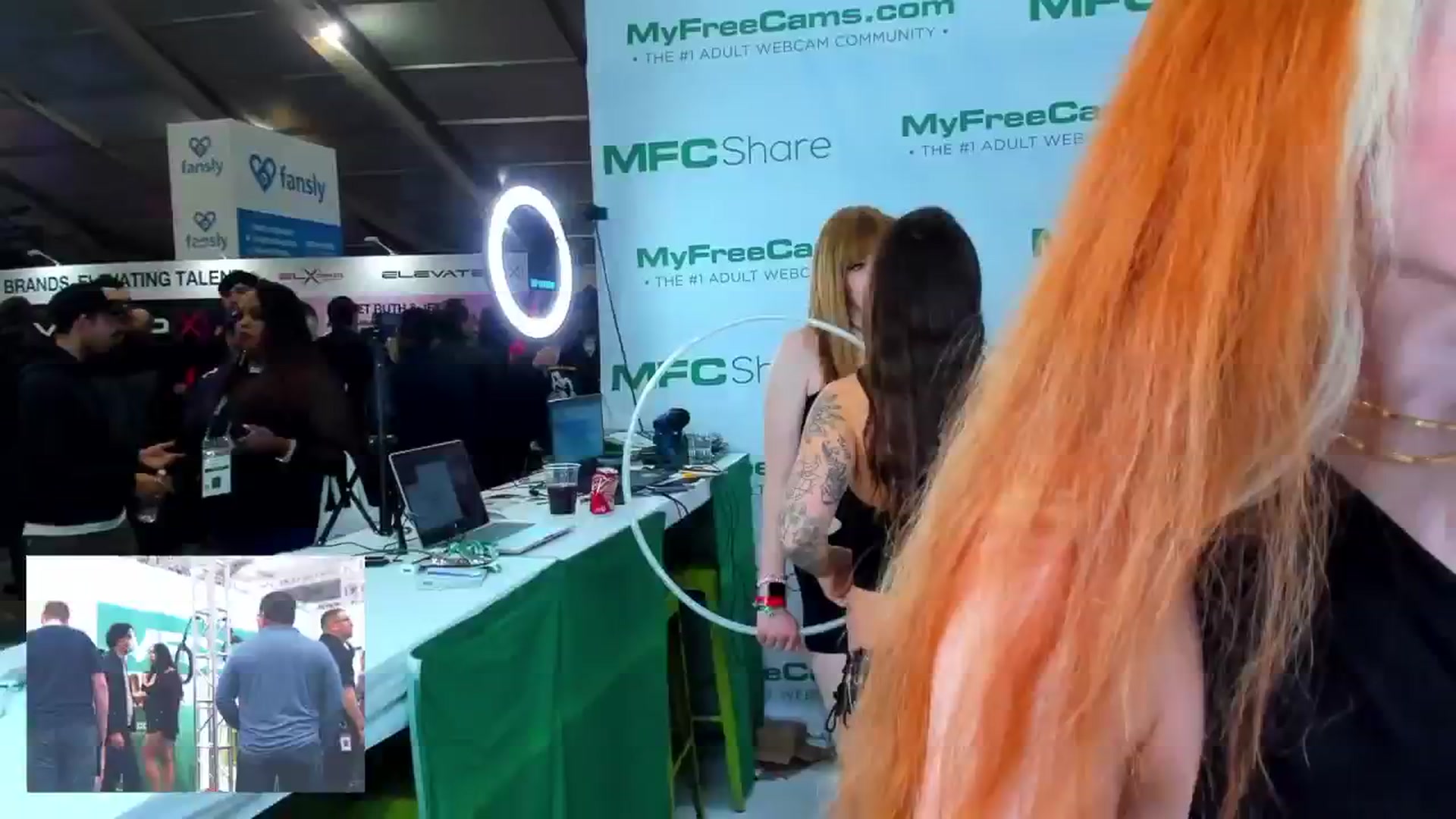 Gallery image thumbnail from SweetMango's myfreecams stream on, 01/27/2024, 22:14 image 11 of 20