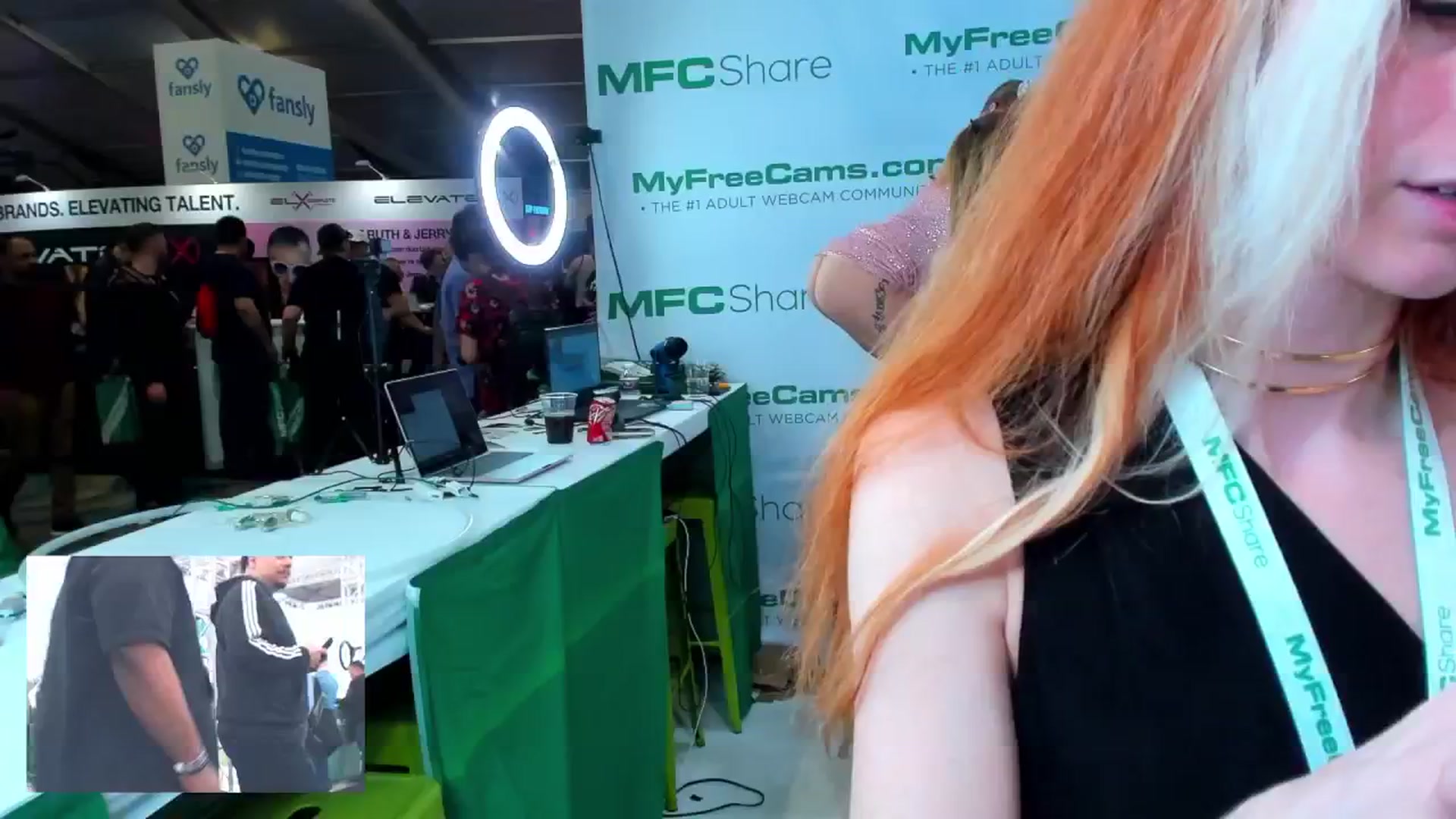 Gallery image thumbnail from SweetMango's myfreecams stream on, 01/27/2024, 22:14 image 10 of 20