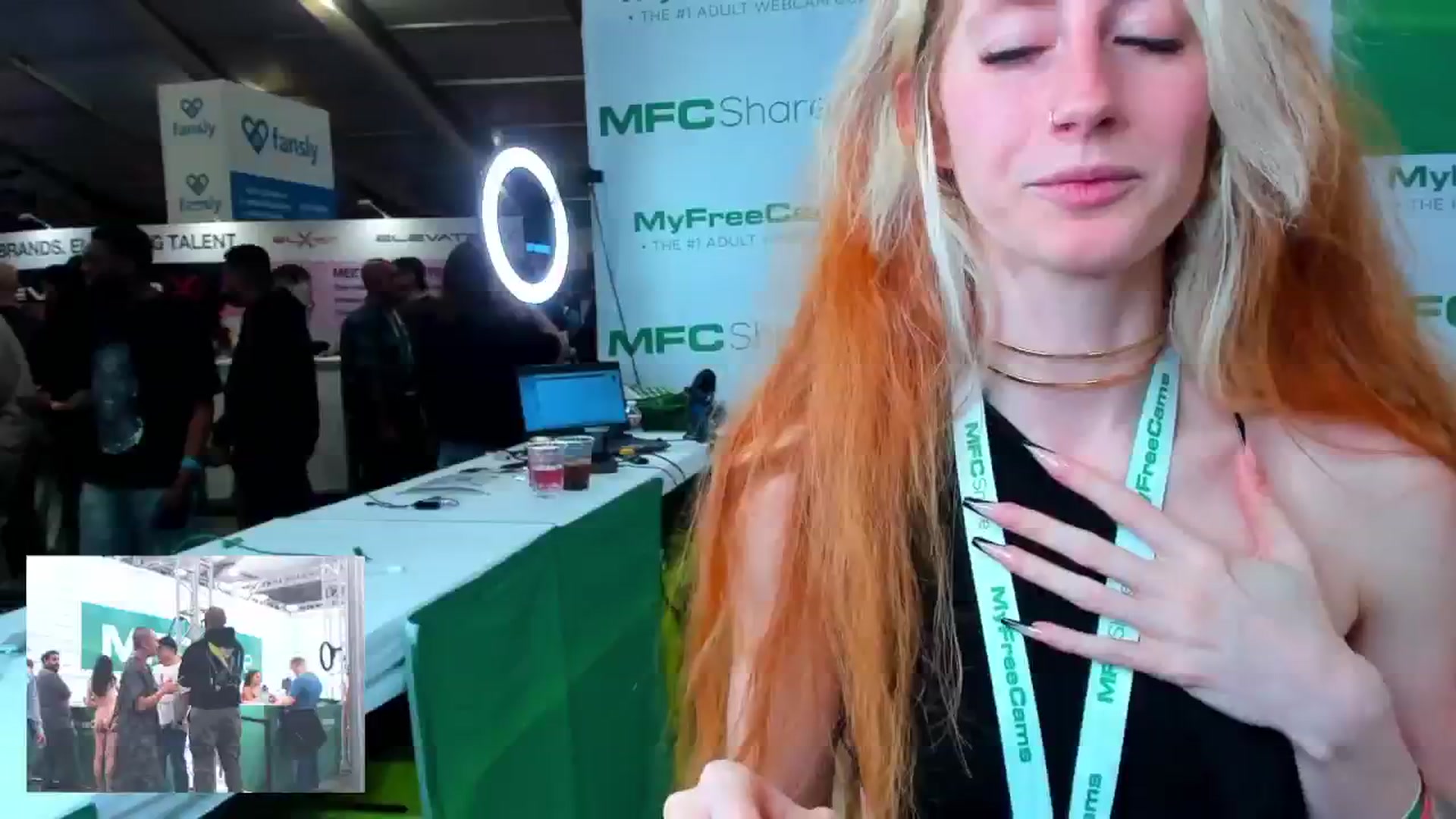 Gallery image thumbnail from SweetMango's myfreecams stream on, 01/27/2024, 22:14 image 4 of 20