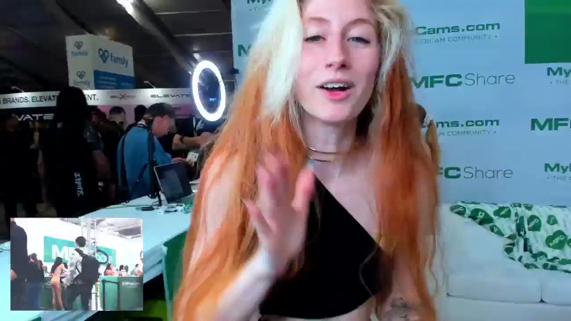 Gallery image thumbnail from SweetMango's myfreecams stream on, 01/27/2024, 22:14 image 17 of 20