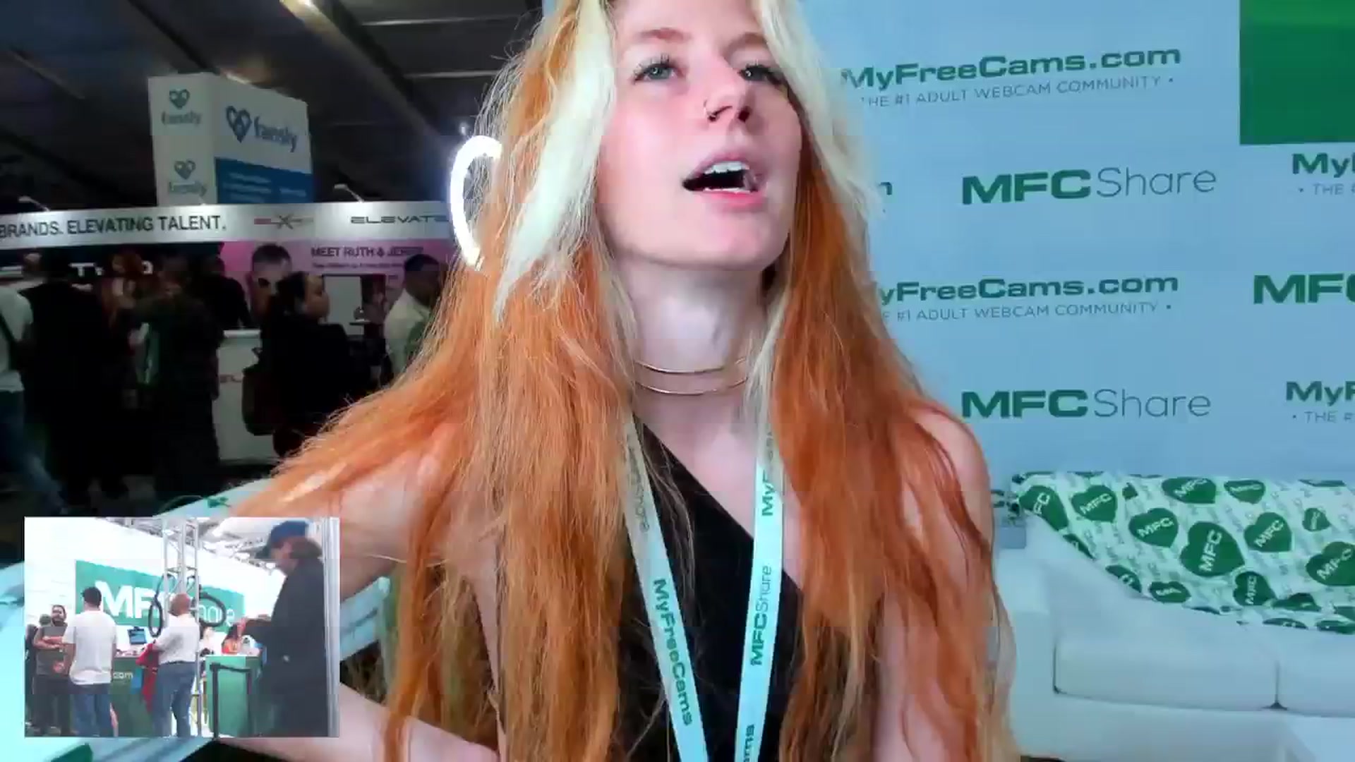 Gallery image thumbnail from SweetMango's myfreecams stream on, 01/27/2024, 22:14 image 2 of 20
