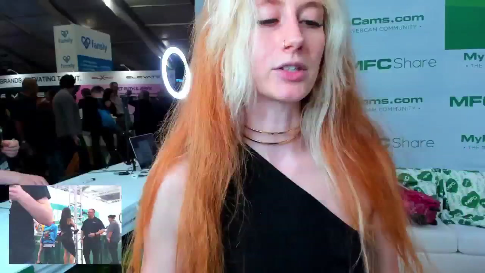 Gallery image thumbnail from SweetMango's myfreecams stream on, 01/27/2024, 22:14 image 16 of 20