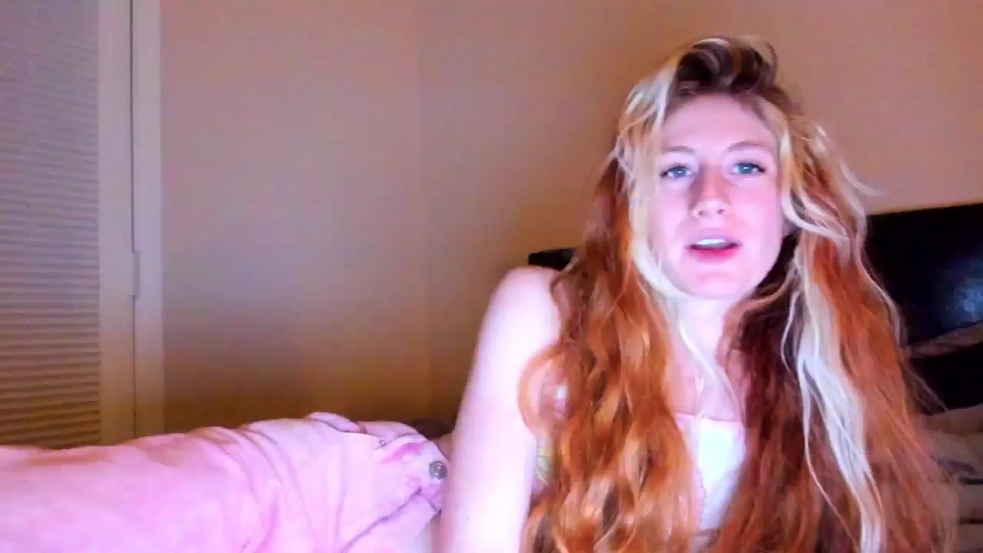Gallery image thumbnail from SweetMango's myfreecams stream on, 02/04/2024, 05:21 image 14 of 20