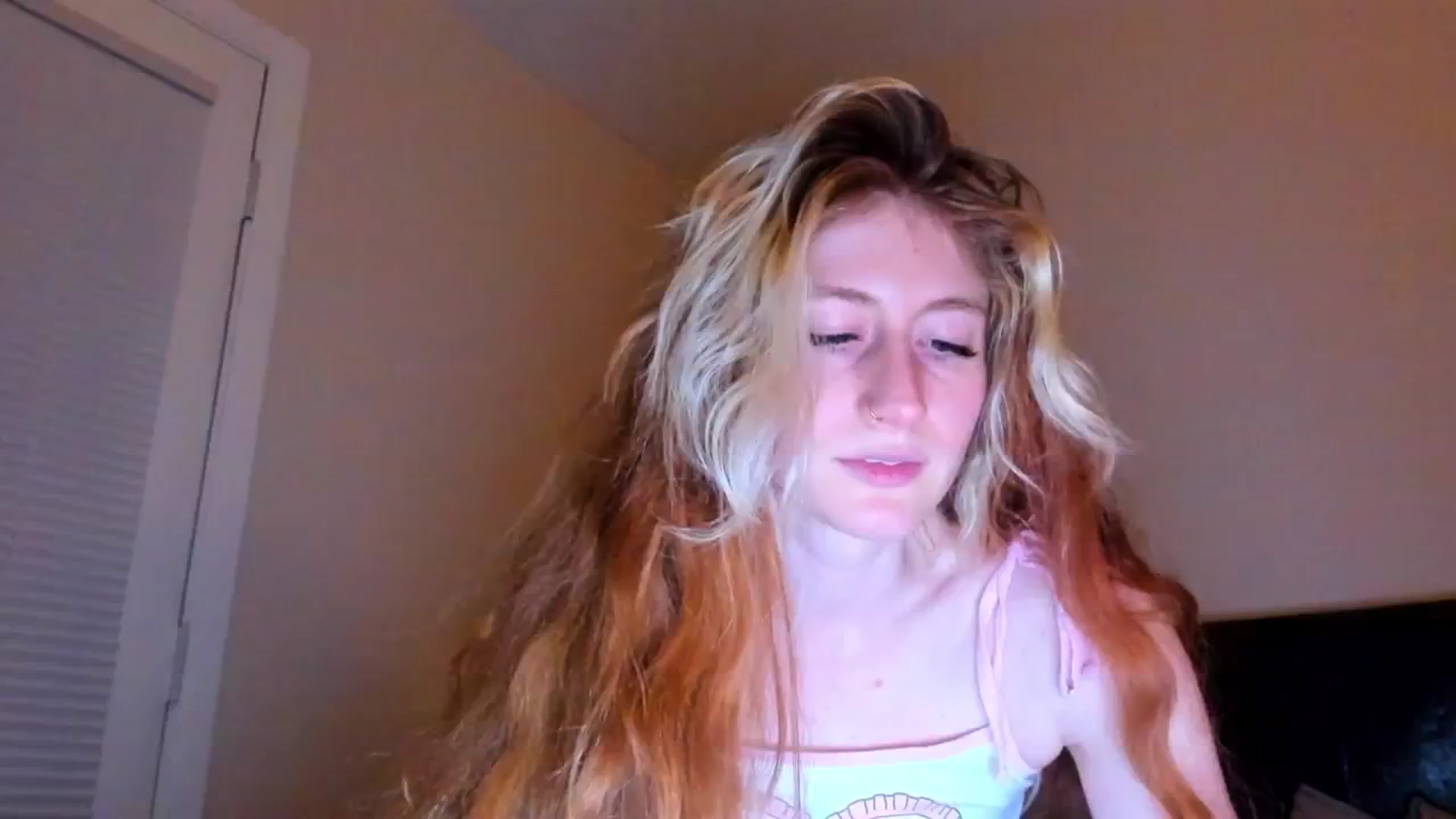 Gallery image thumbnail from SweetMango's myfreecams stream on, 02/04/2024, 05:21 image 1 of 20