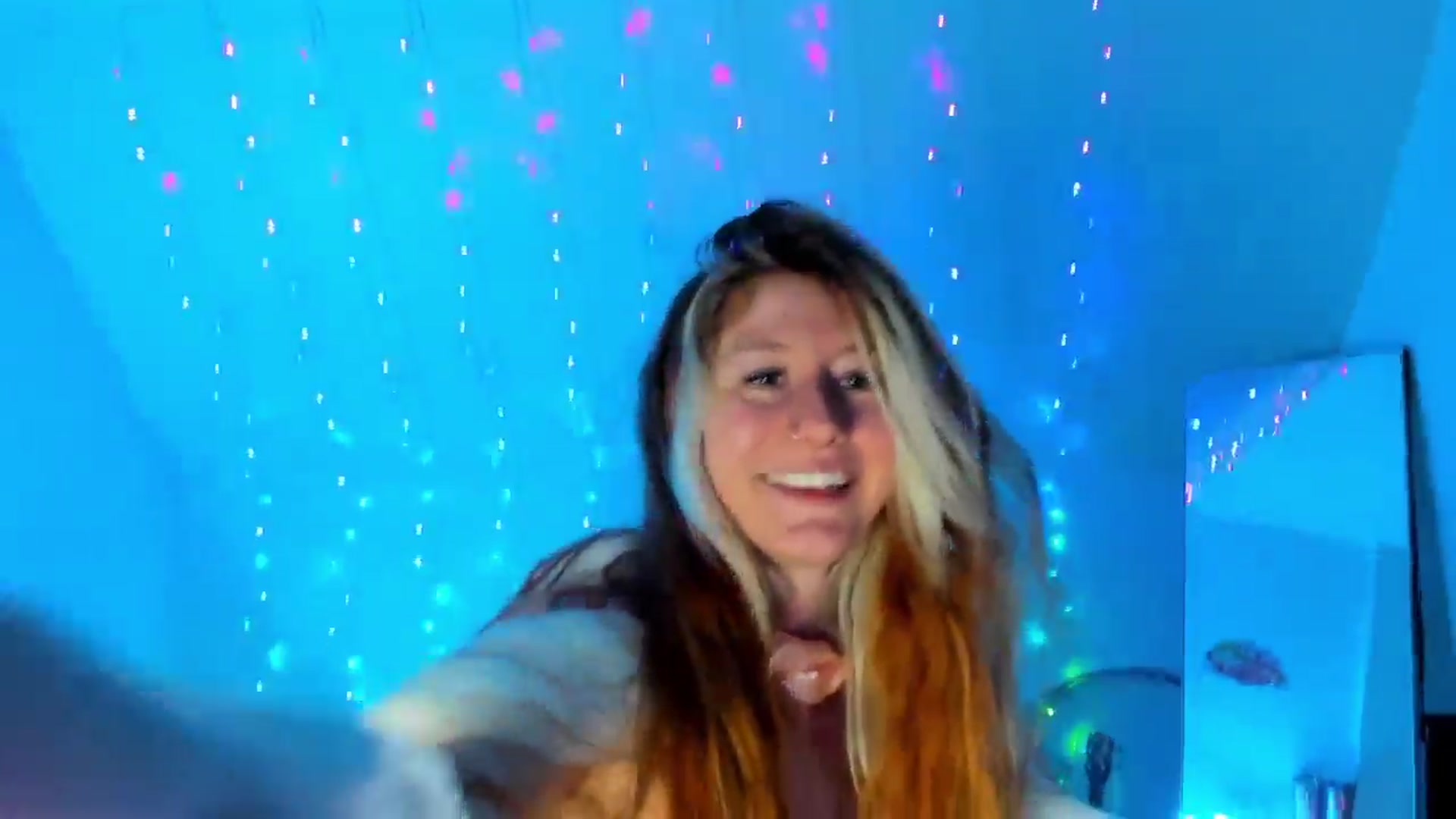 Gallery image thumbnail from SweetMango's myfreecams stream on, 03/24/2024, 02:52 image 4 of 20