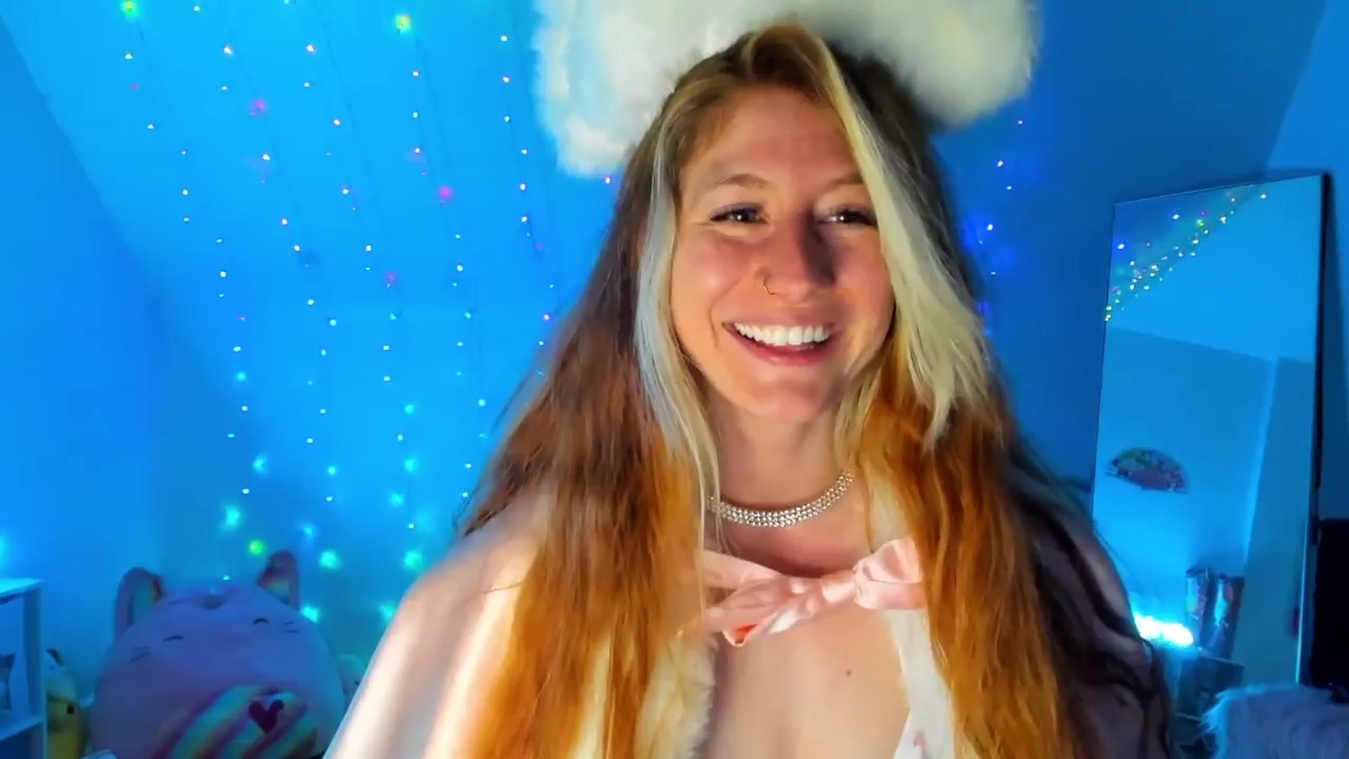 Gallery image thumbnail from SweetMango's myfreecams stream on, 03/24/2024, 02:52 image 16 of 20