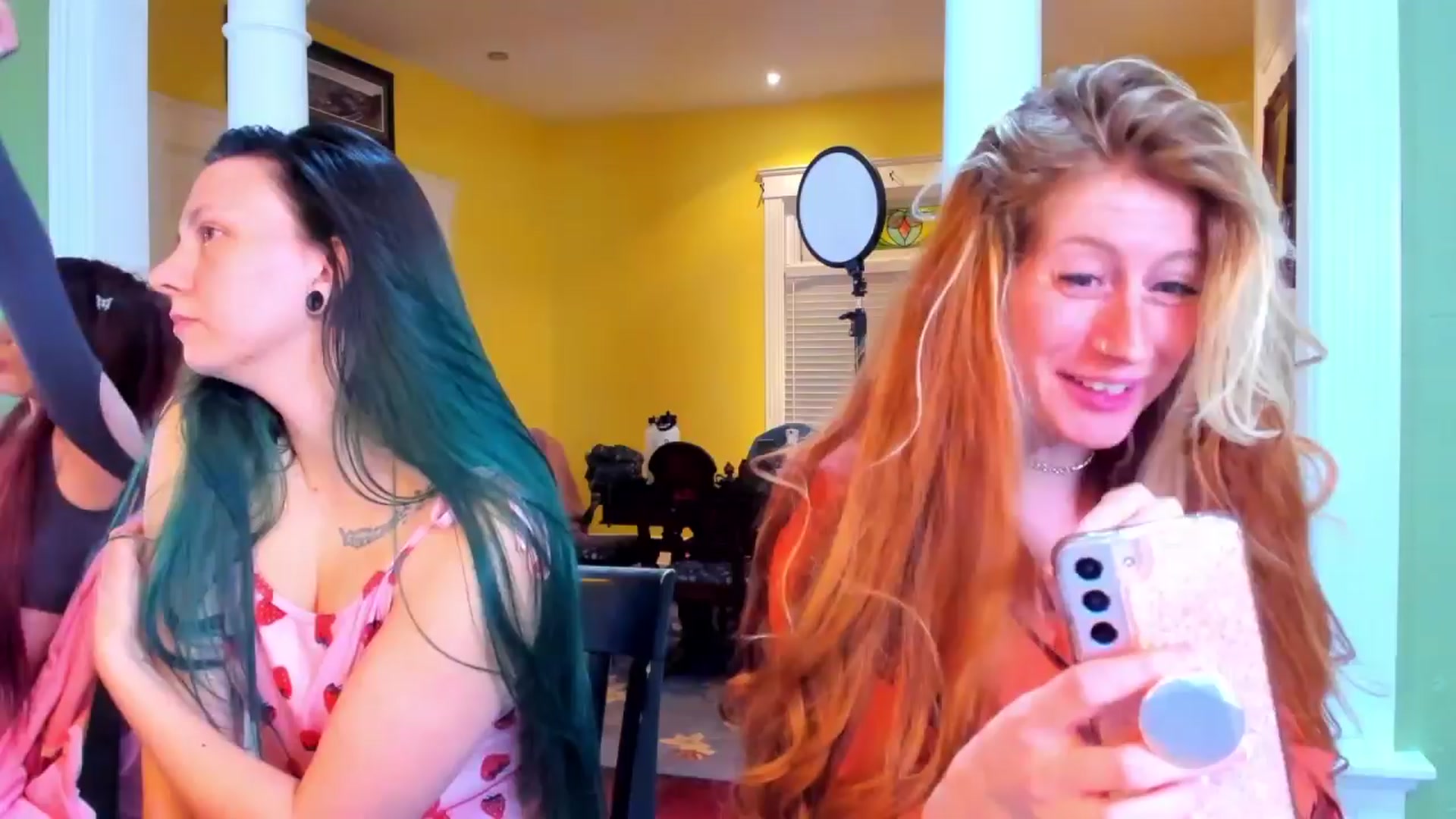 Gallery image thumbnail from SweetMango's myfreecams stream on, 04/05/2024, 04:05 image 2 of 20