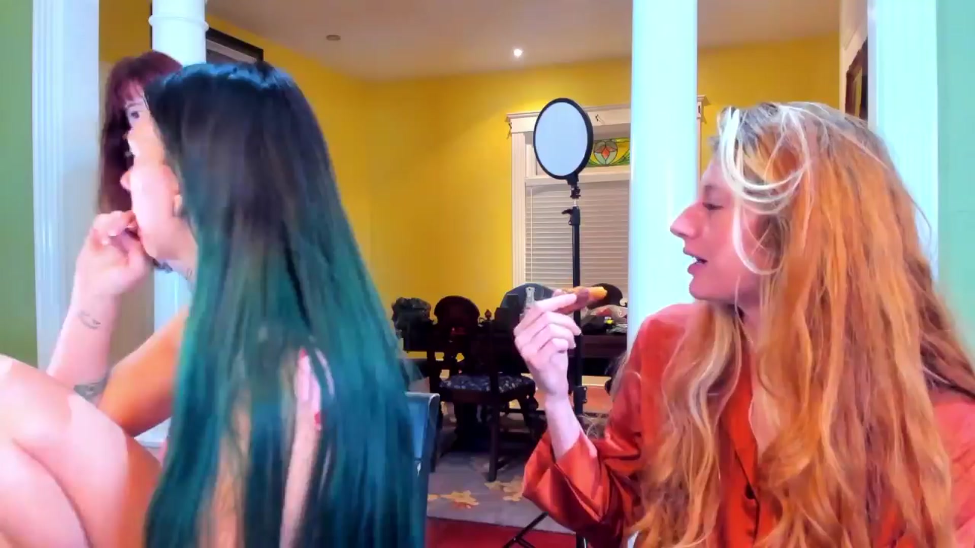 Gallery image thumbnail from SweetMango's myfreecams stream on, 04/05/2024, 04:05 image 18 of 20